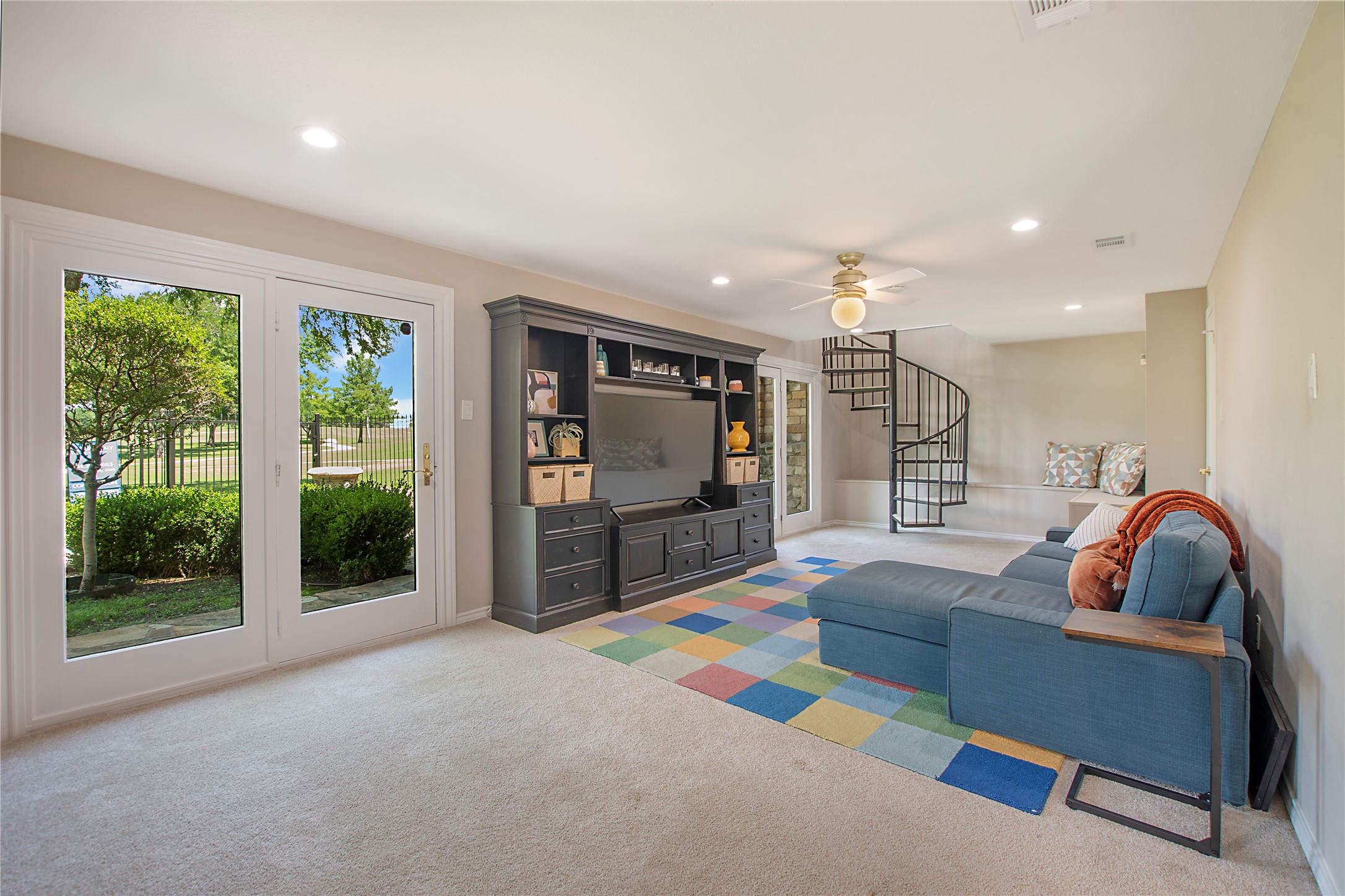 2415 Custer Cove