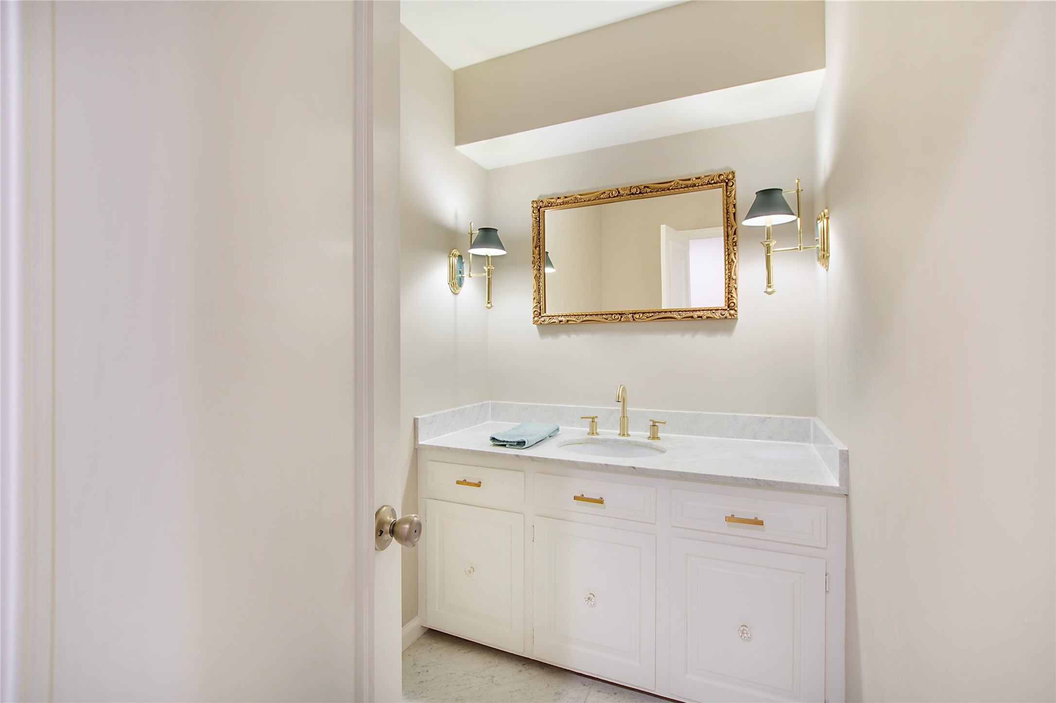 2415 Custer Cove
