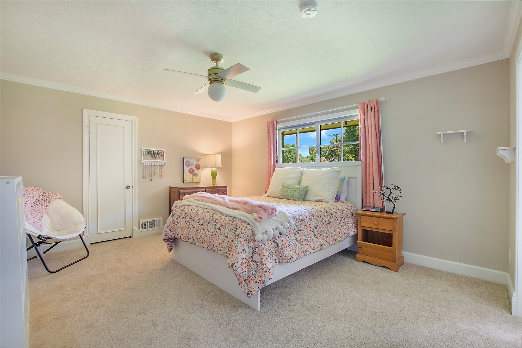 2415 Custer Cove