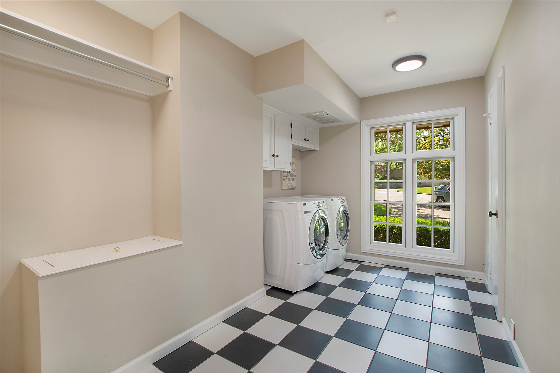 2415 Custer Cove