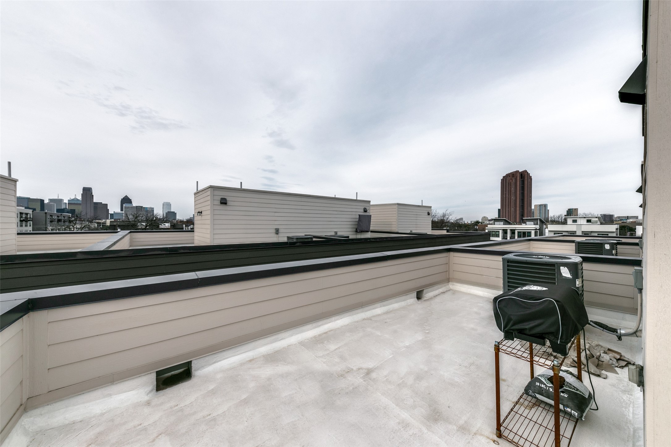 4205 Roseland Avenue 203