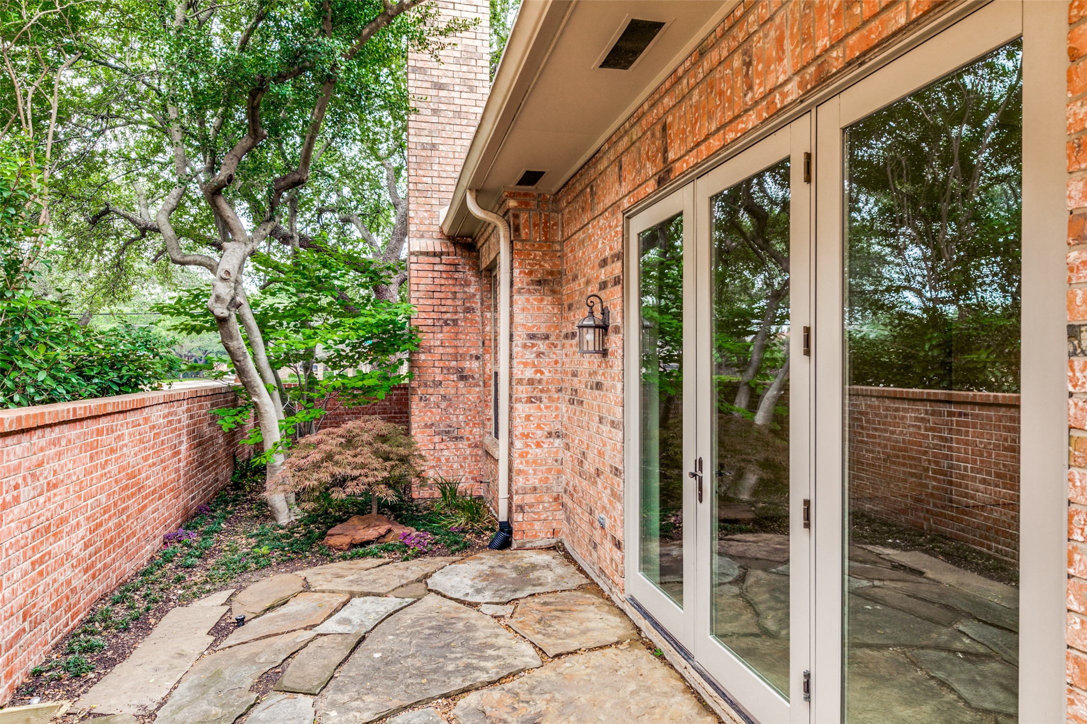 6010 Shetland Drive