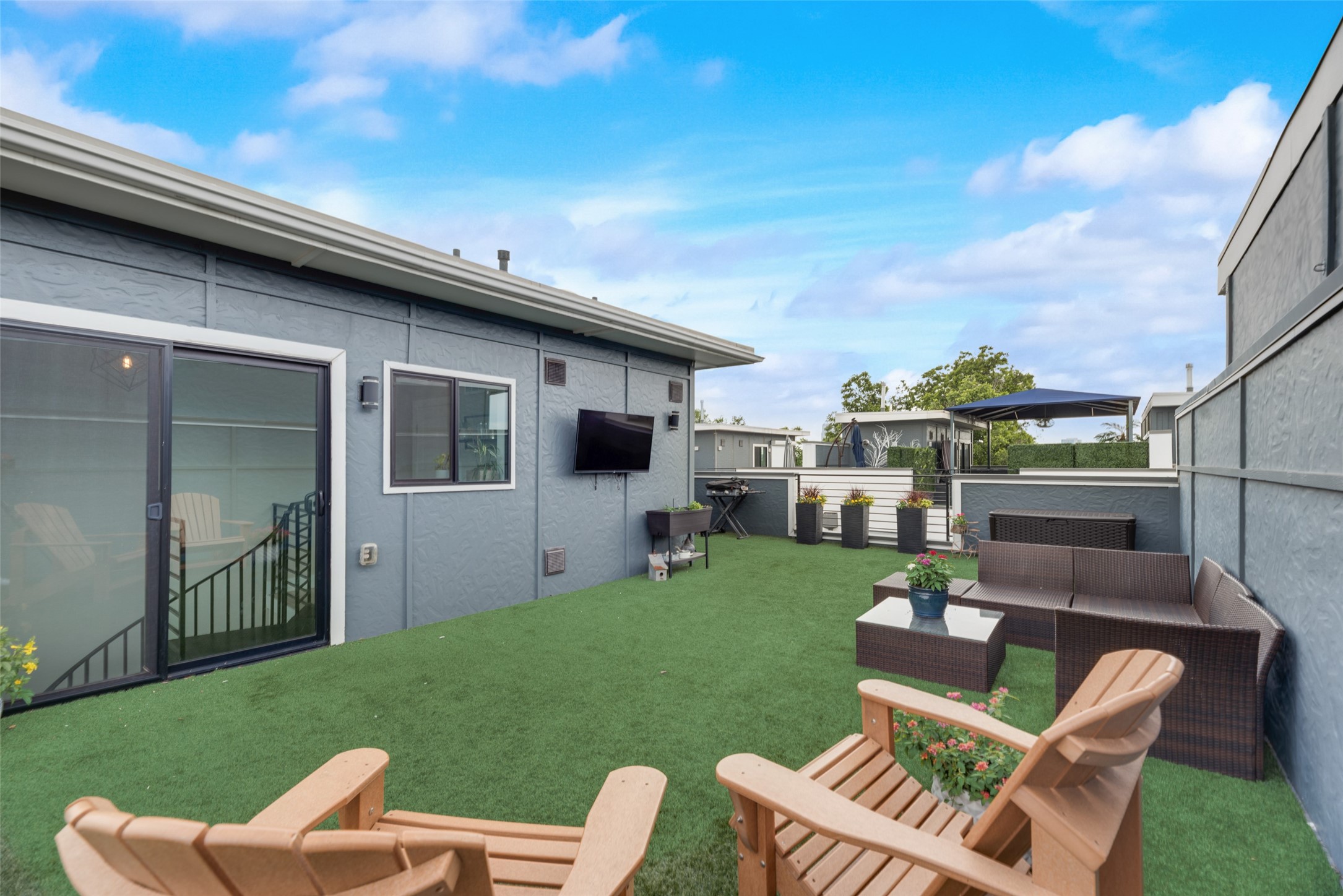 4526 Deere Street 203