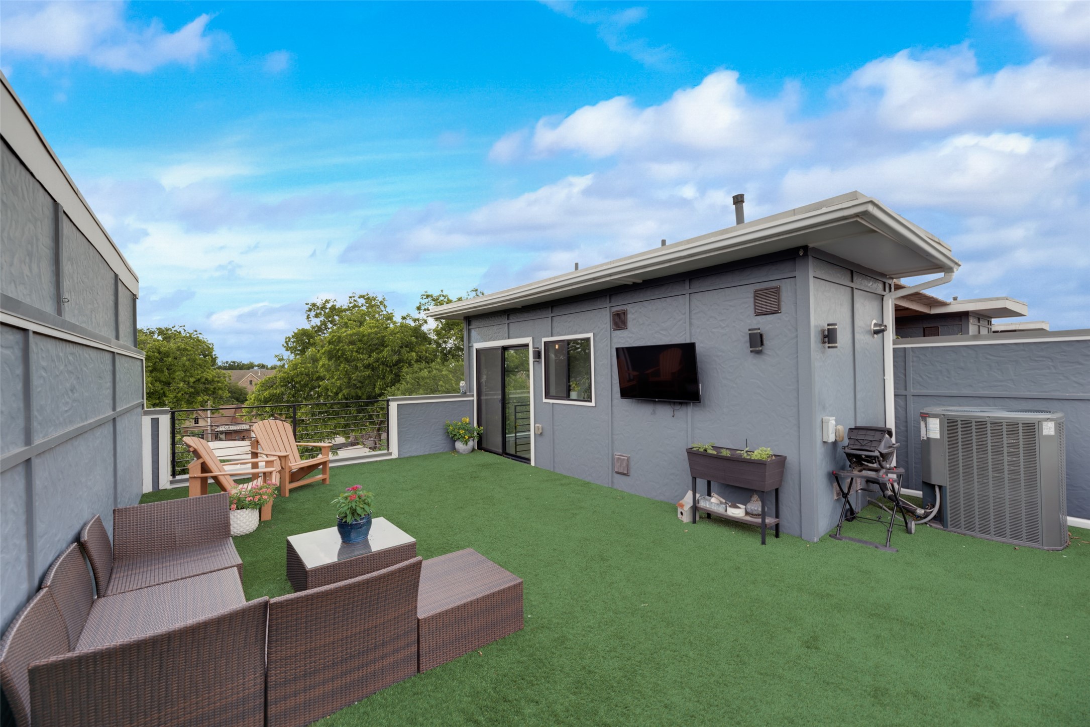 4526 Deere Street 203