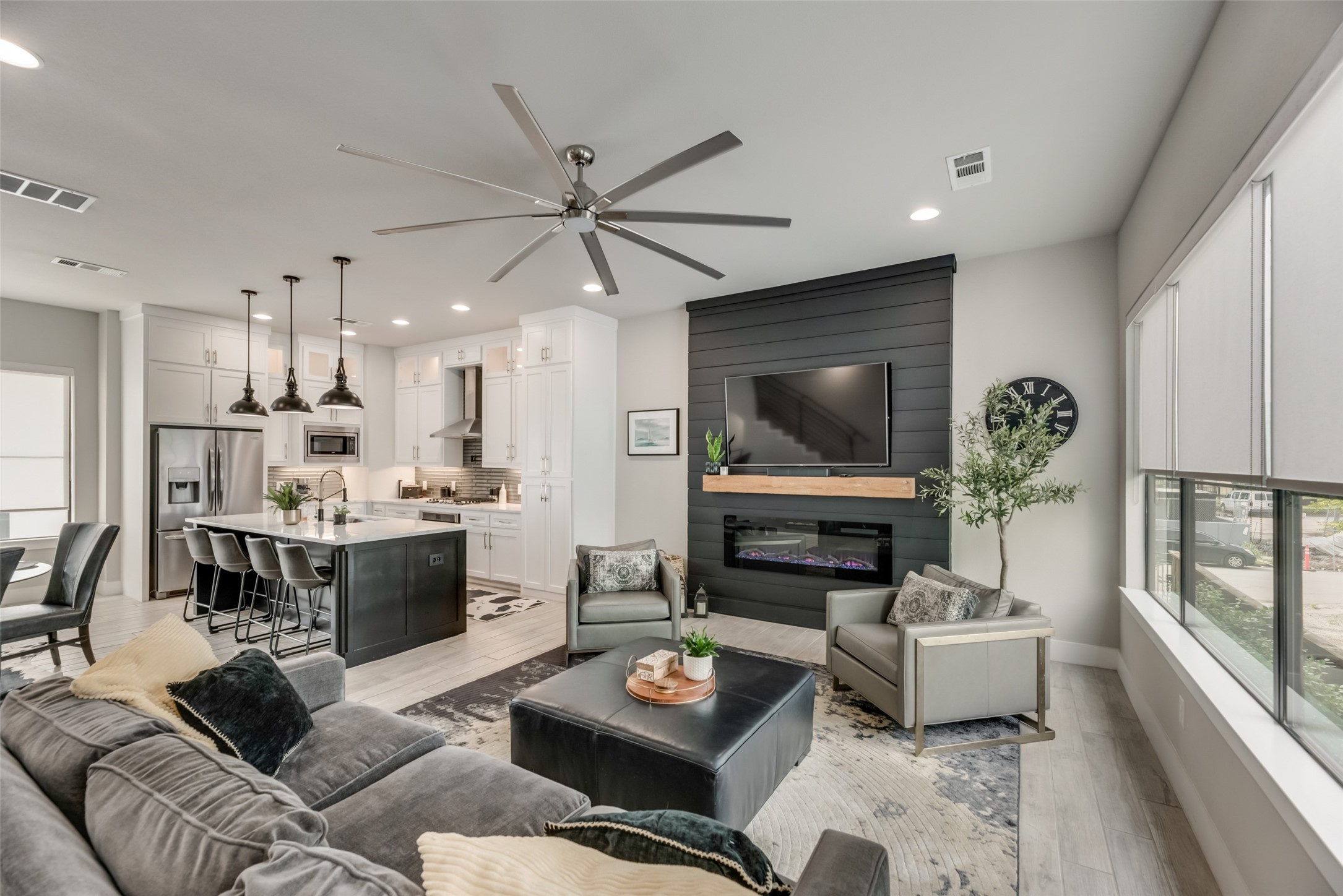 4526 Deere Street 203