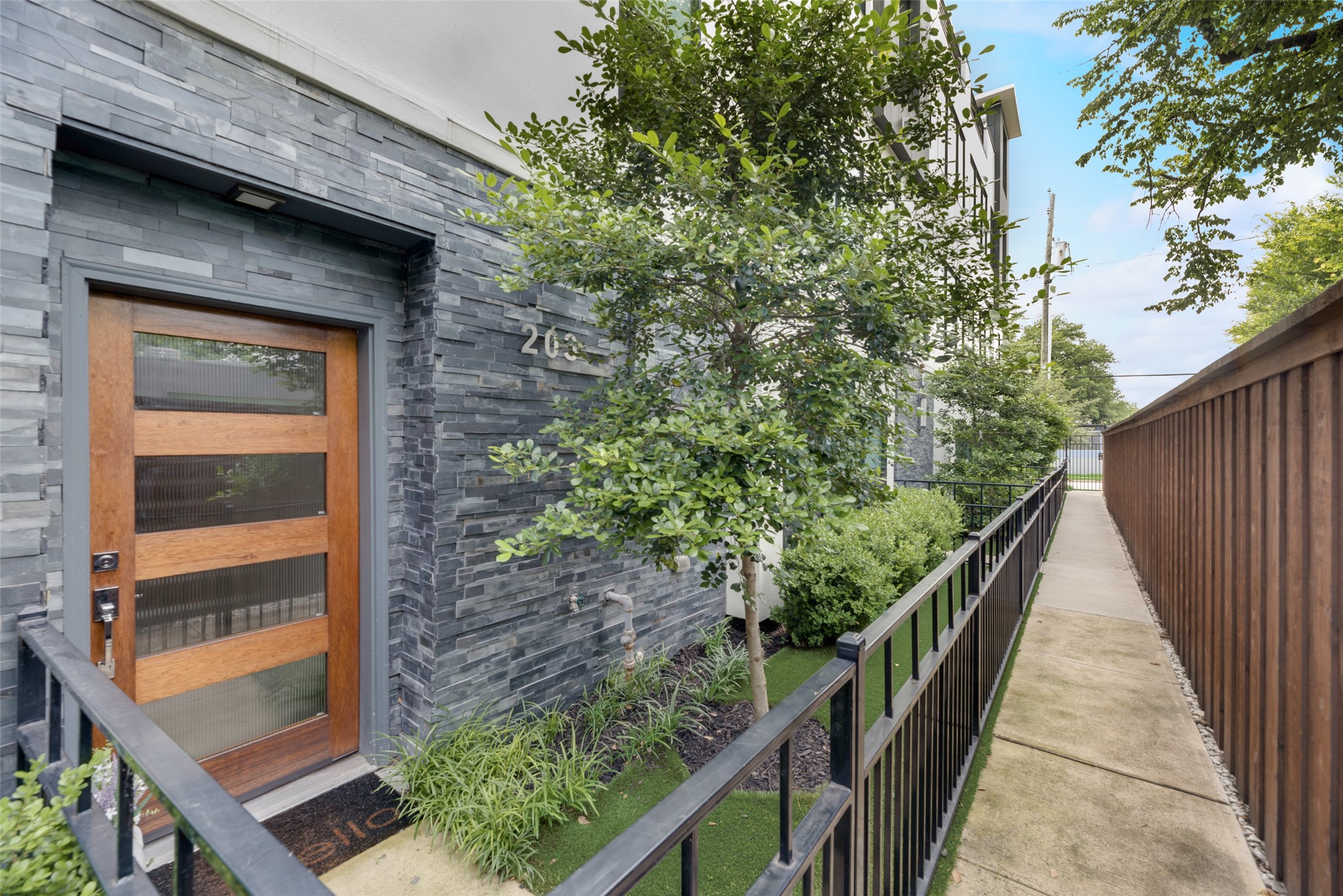 4526 Deere Street 203