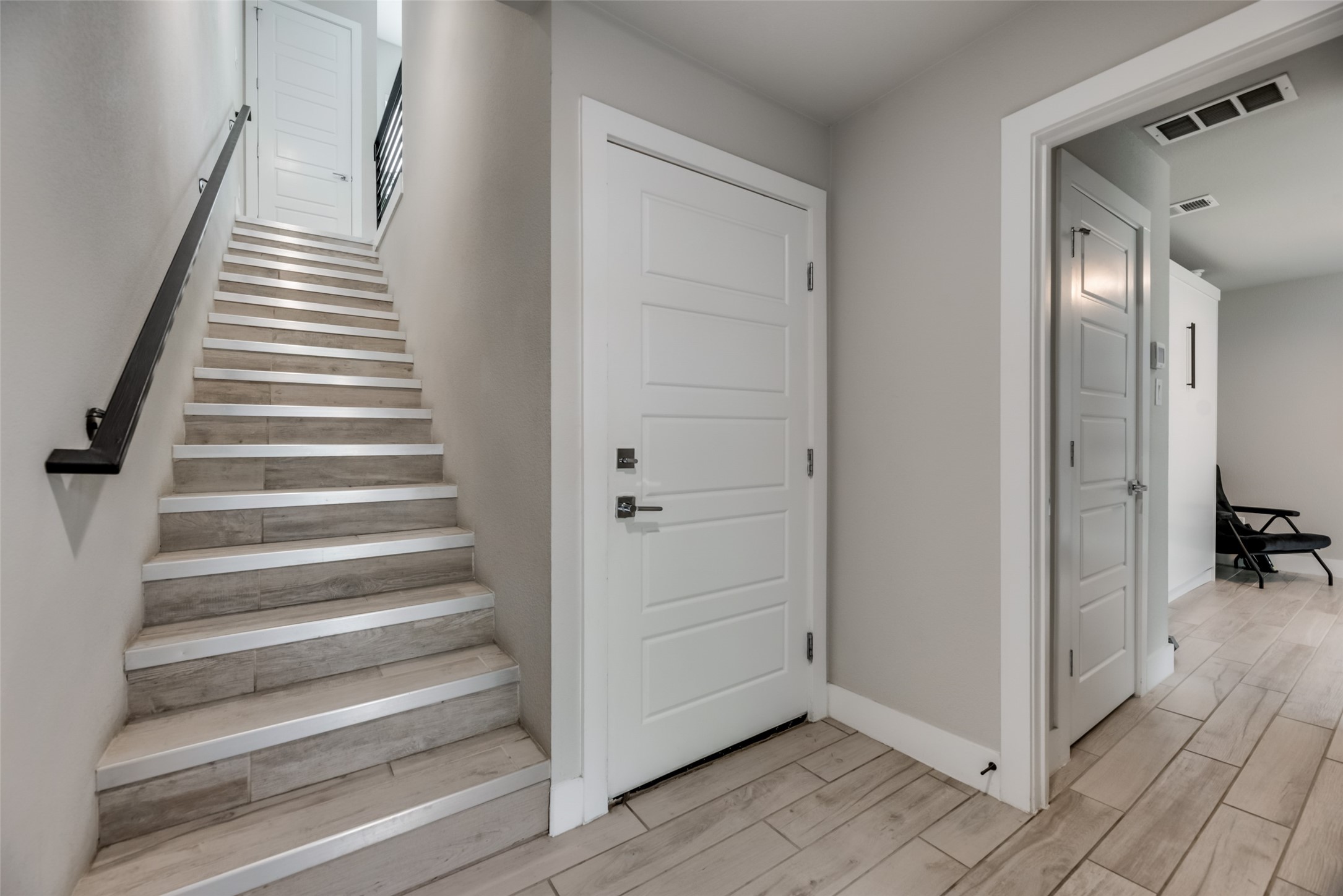 4526 Deere Street 203