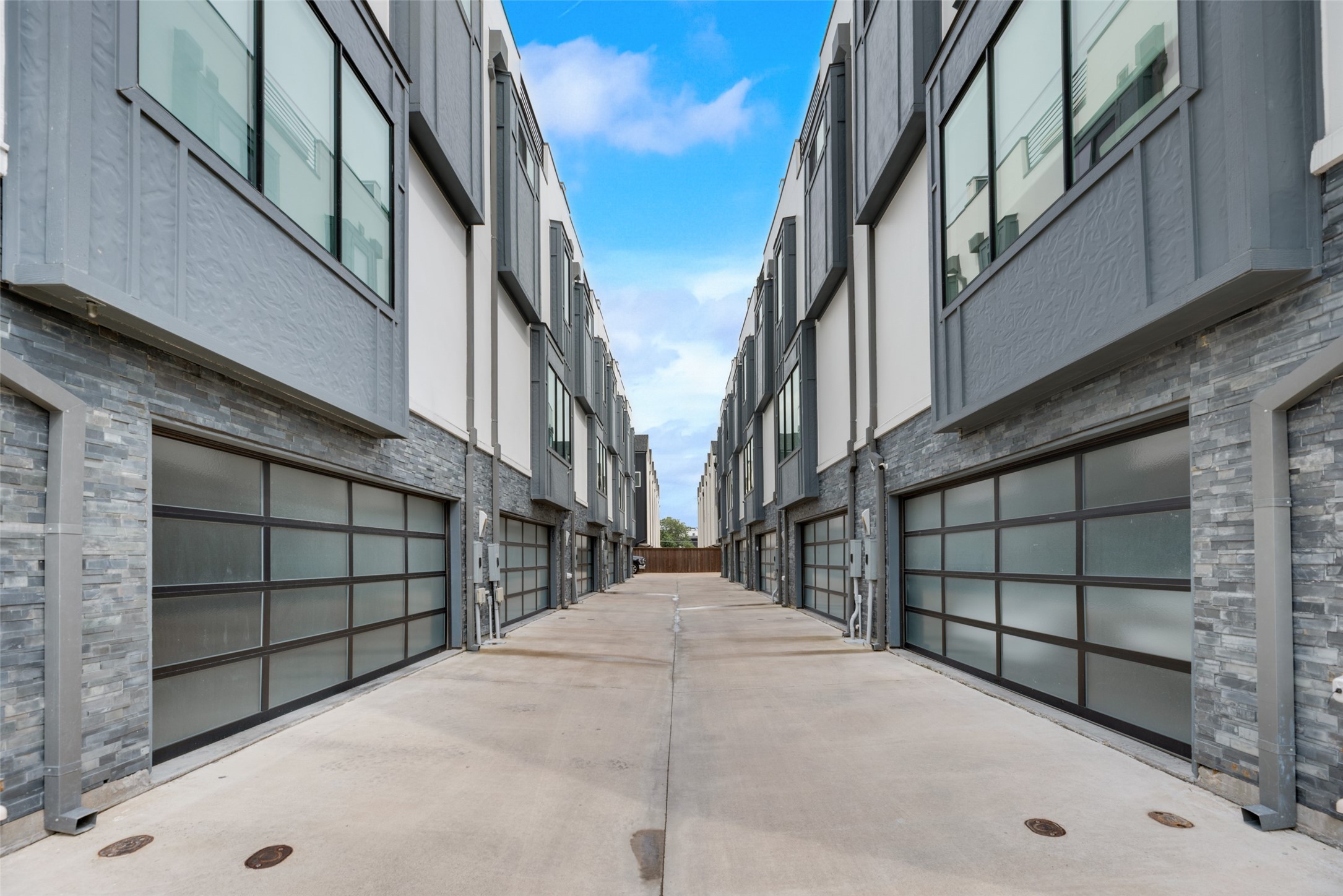 4526 Deere Street 203