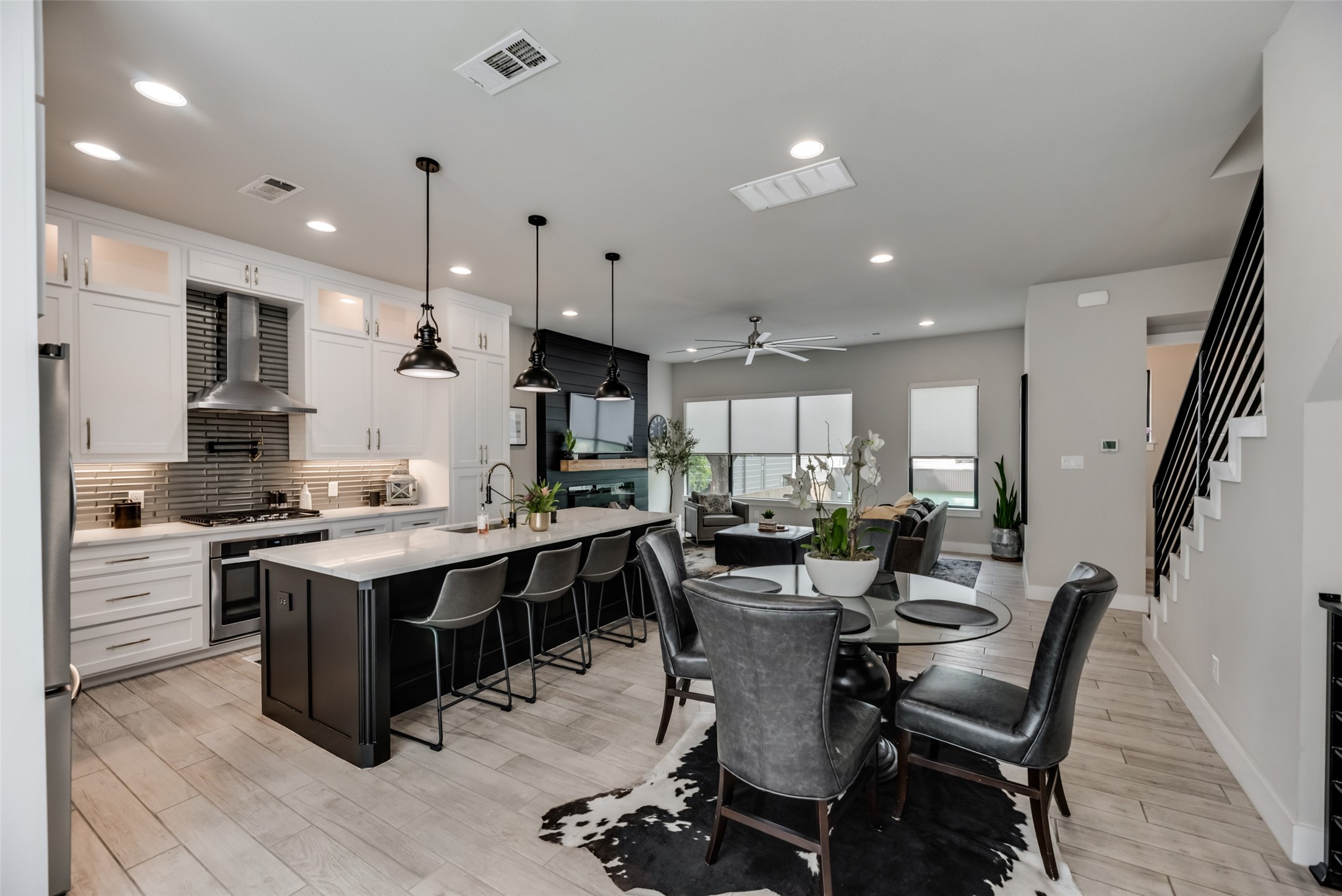 4526 Deere Street 203