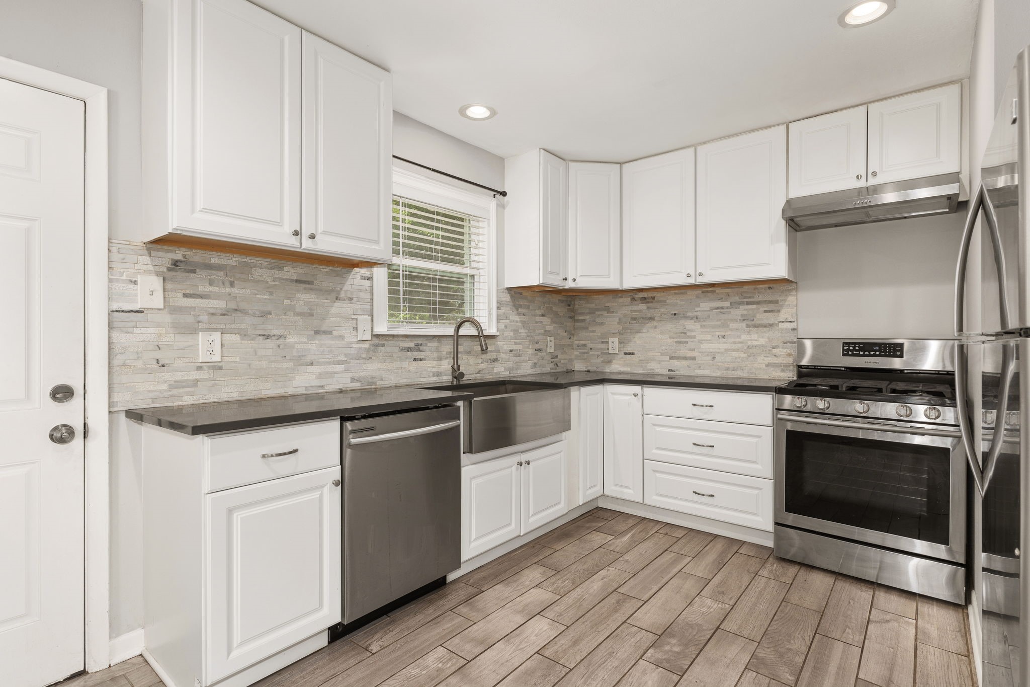 9548 Dixie Lane