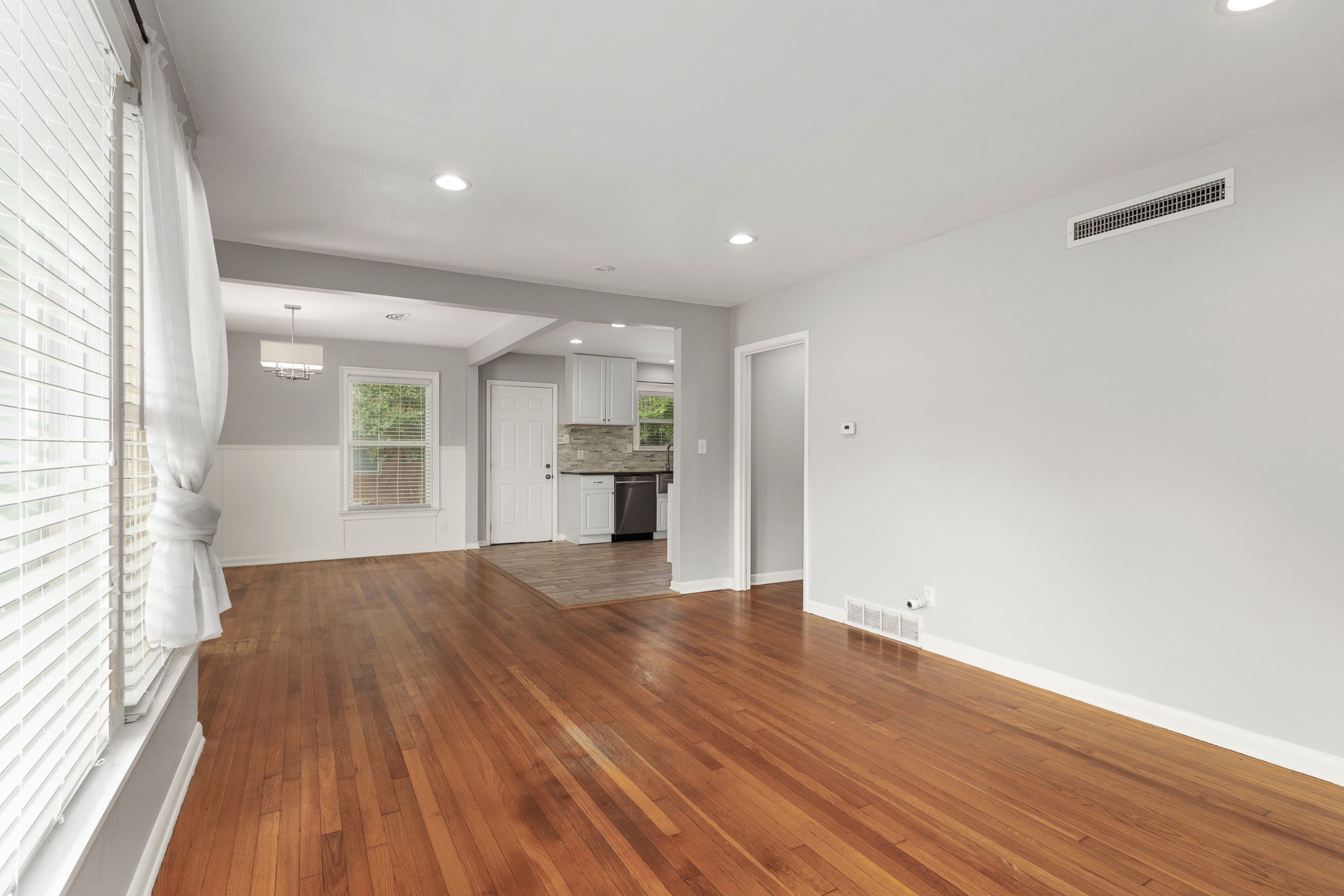 9548 Dixie Lane