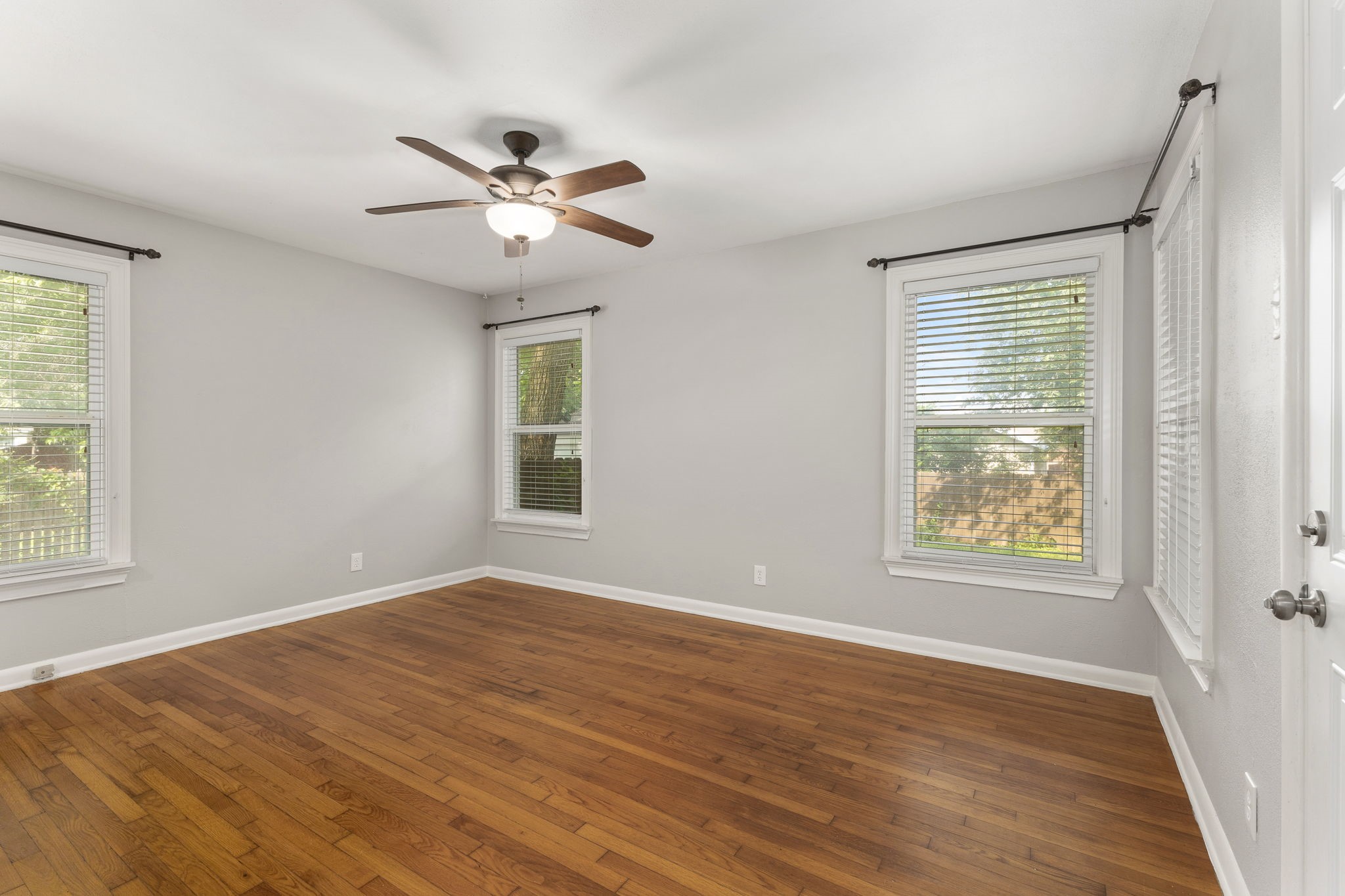 9548 Dixie Lane