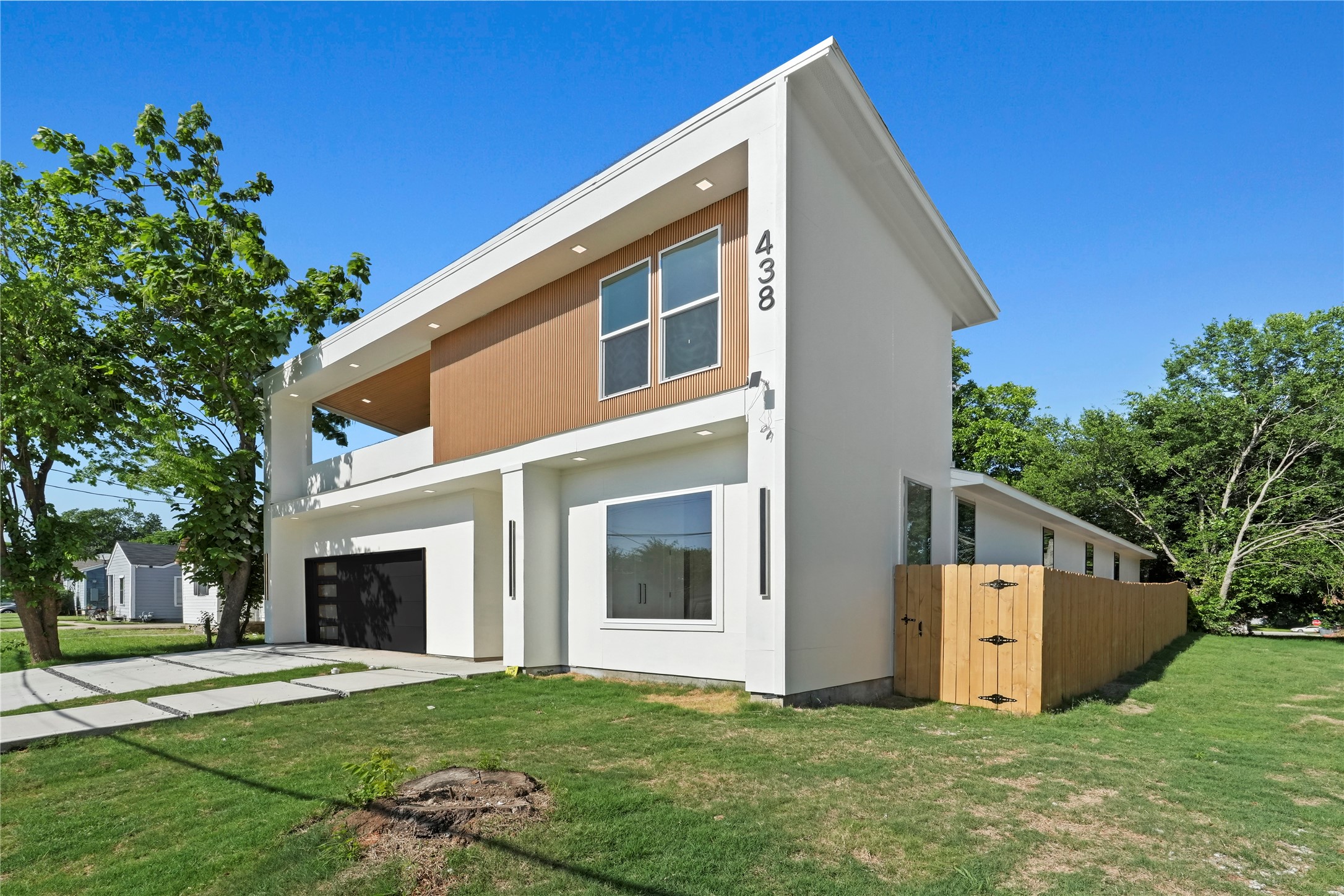 438 Avenue F