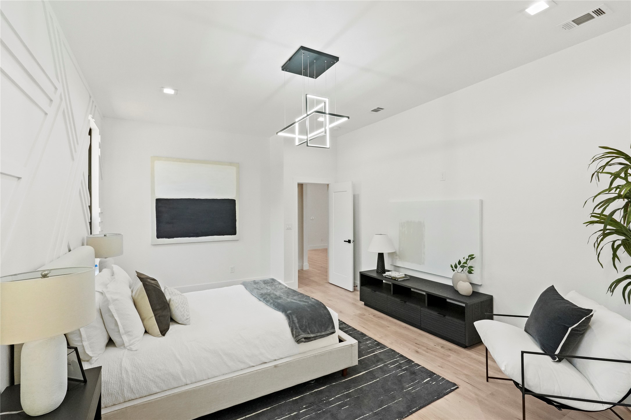 438 Avenue F