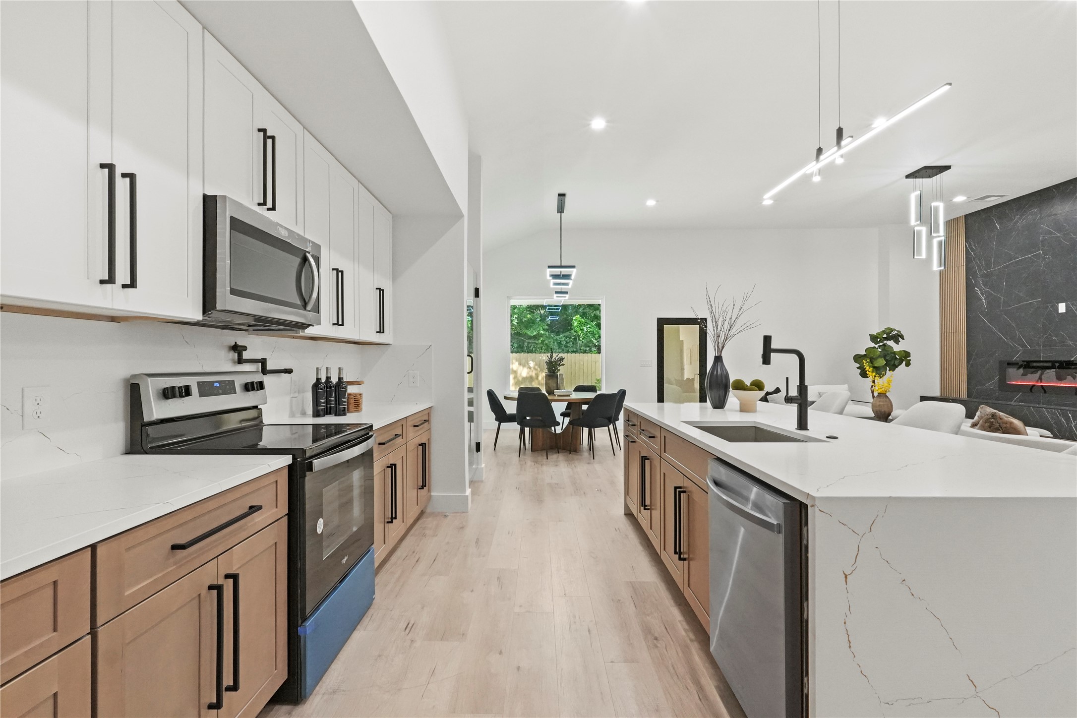 438 Avenue F