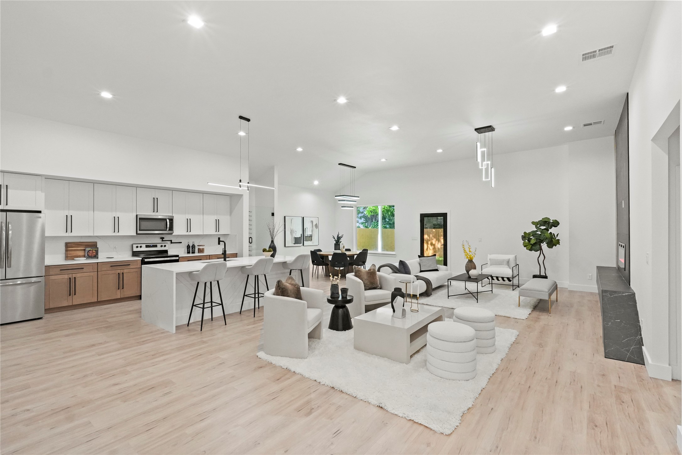 438 Avenue F