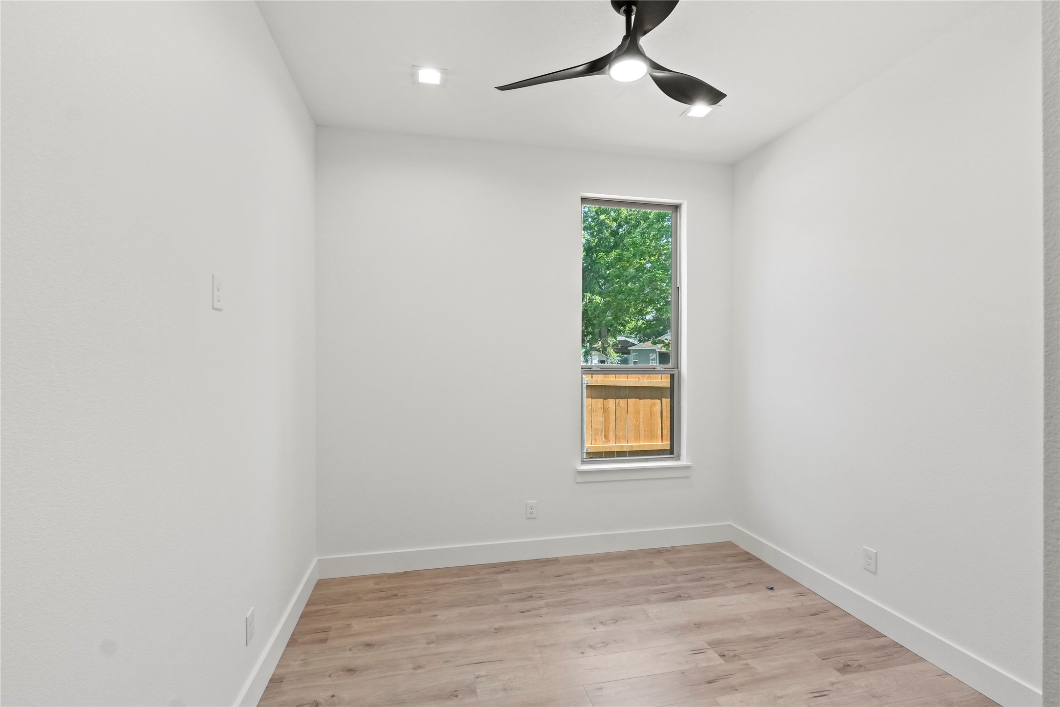 438 Avenue F