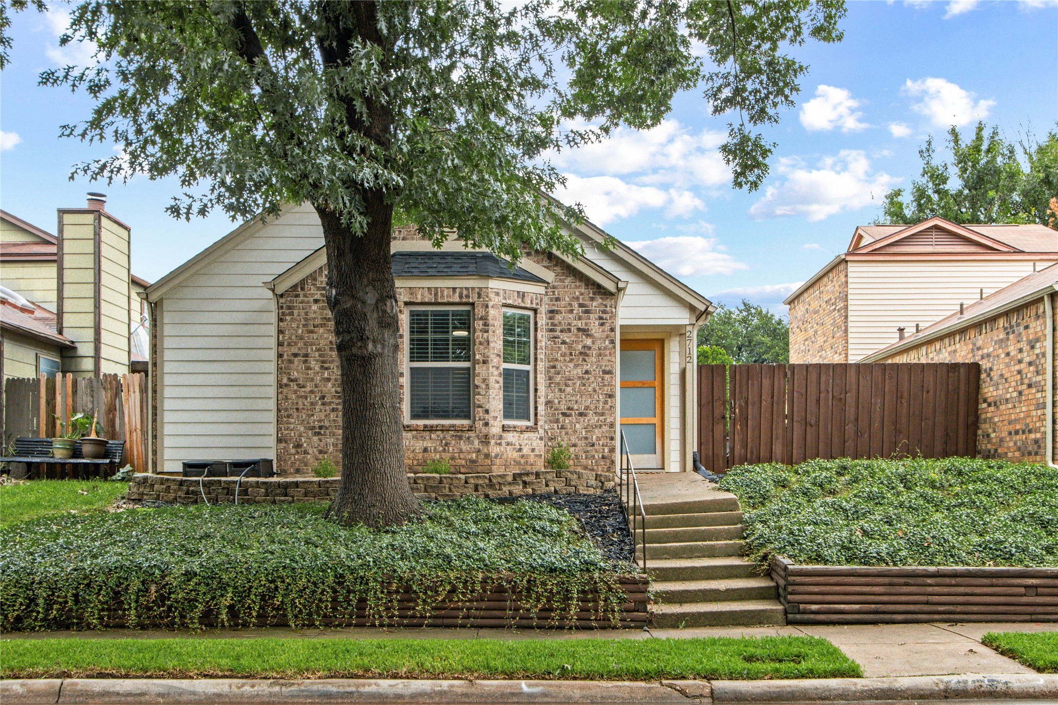 2712 Bridge Lake Drive