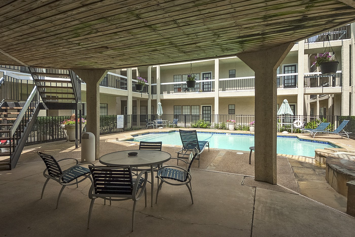 4800 W Lovers Lane 402