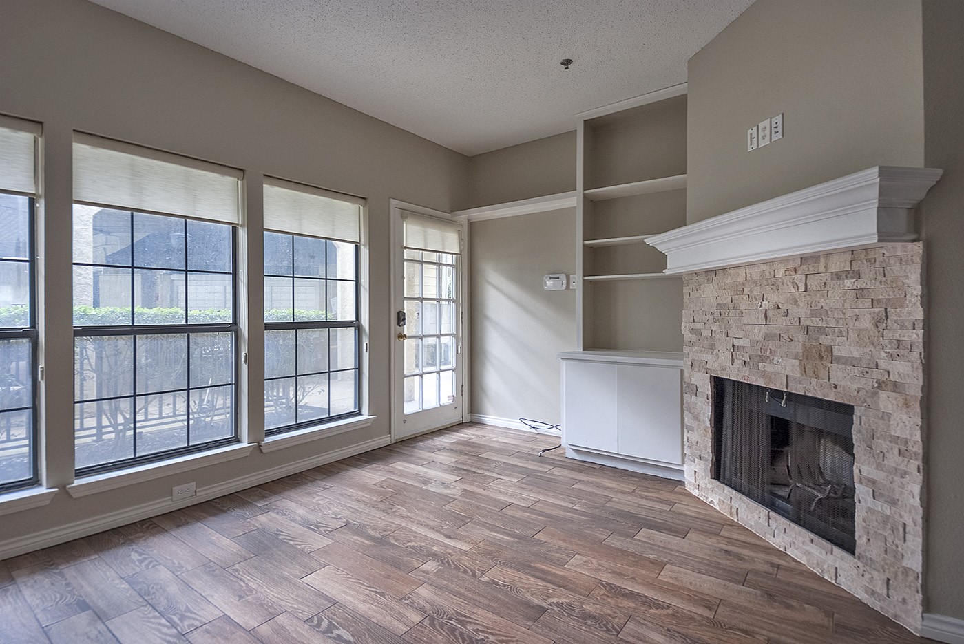 4800 W Lovers Lane 402