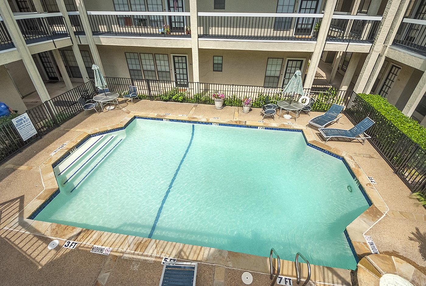 4800 W Lovers Lane 402