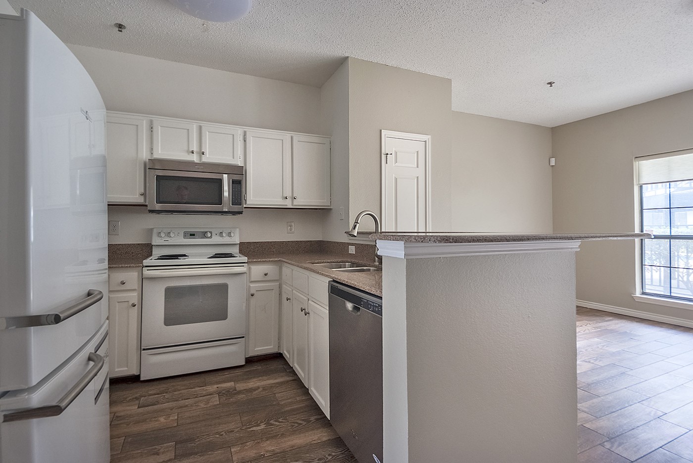 4800 W Lovers Lane 402