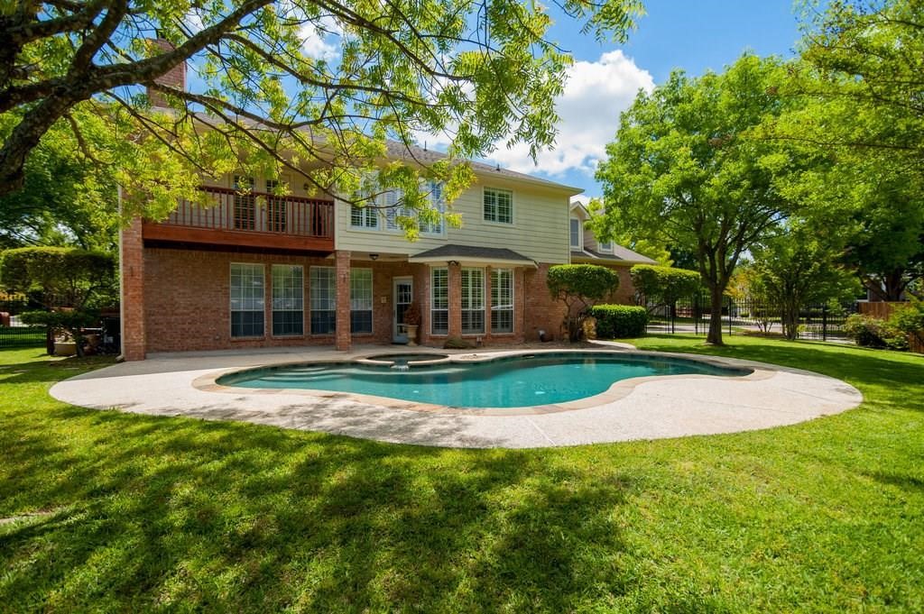 303 Chestnut Cove Circle