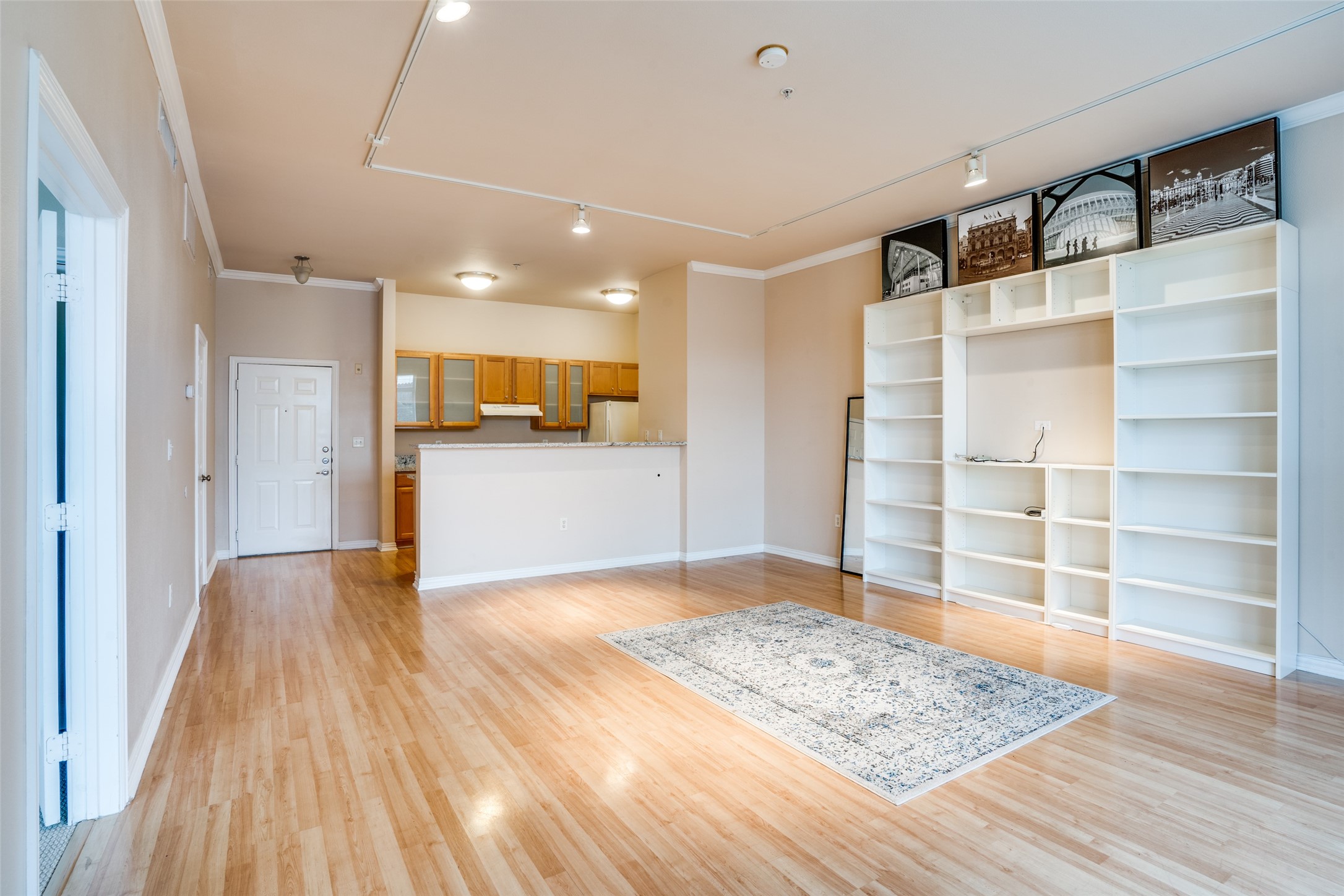 2305 Worthington Street 332