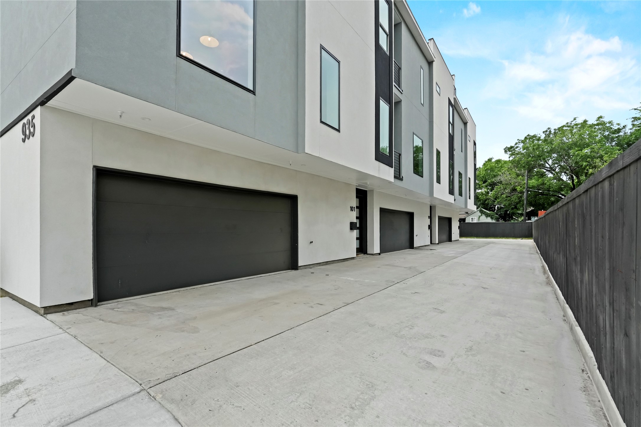 935 W 12th Street 103