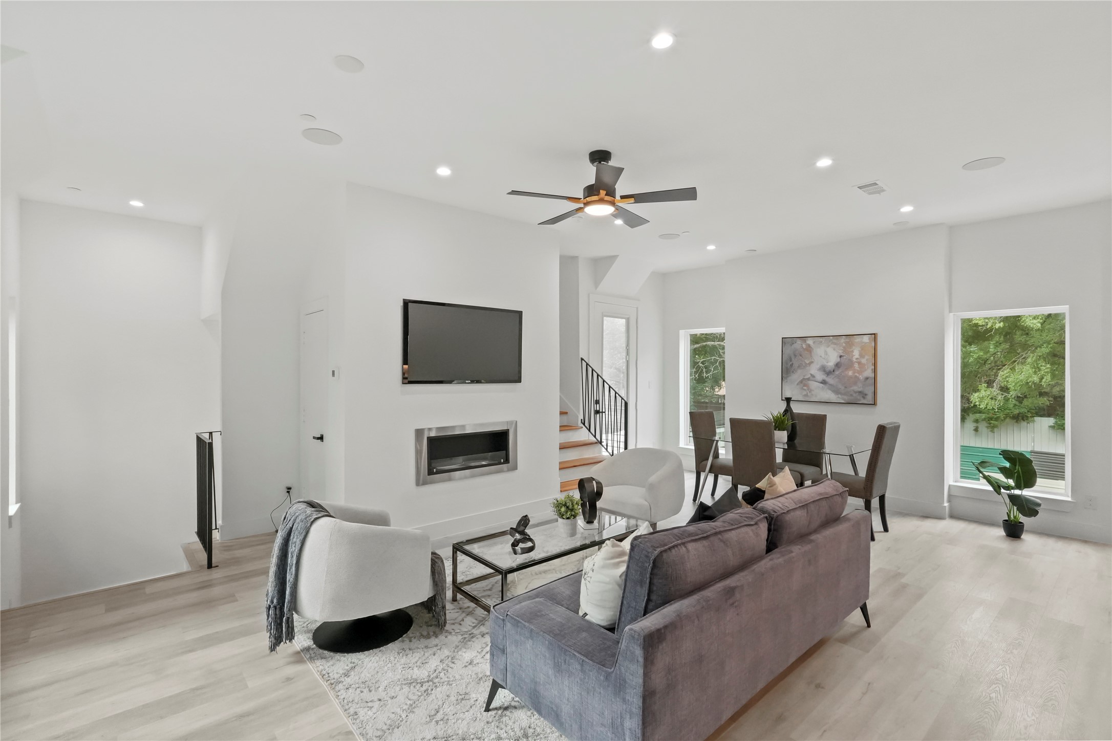 935 W 12th Street 103