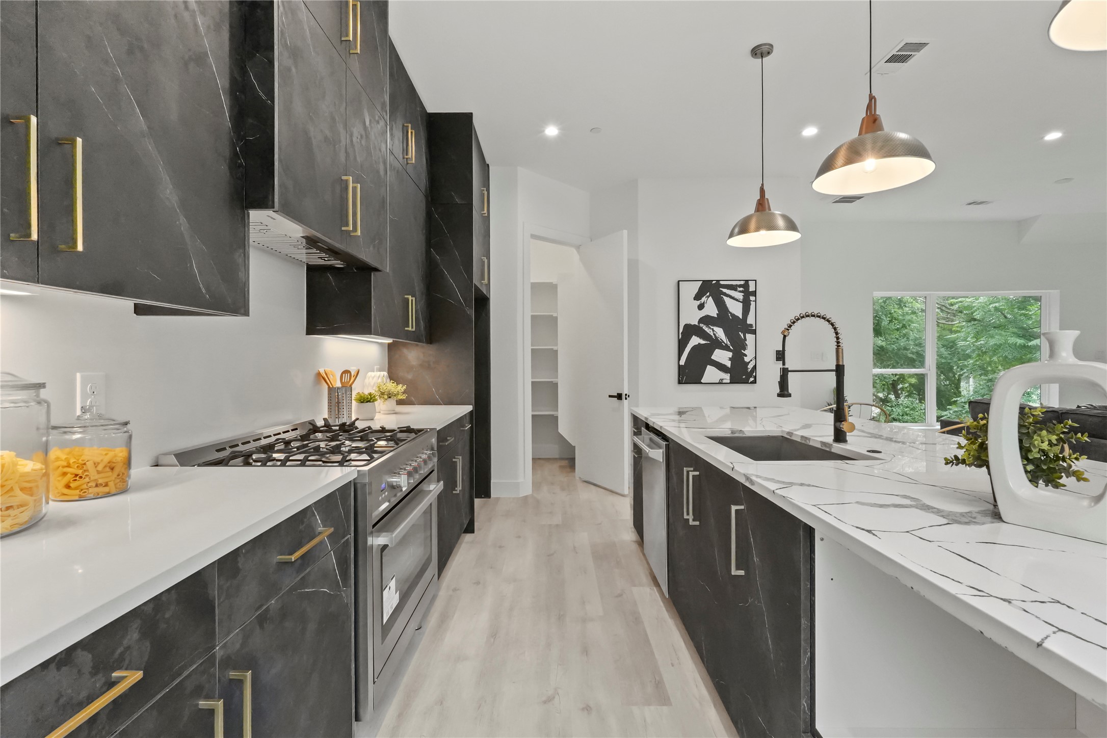 935 W 12th Street 103