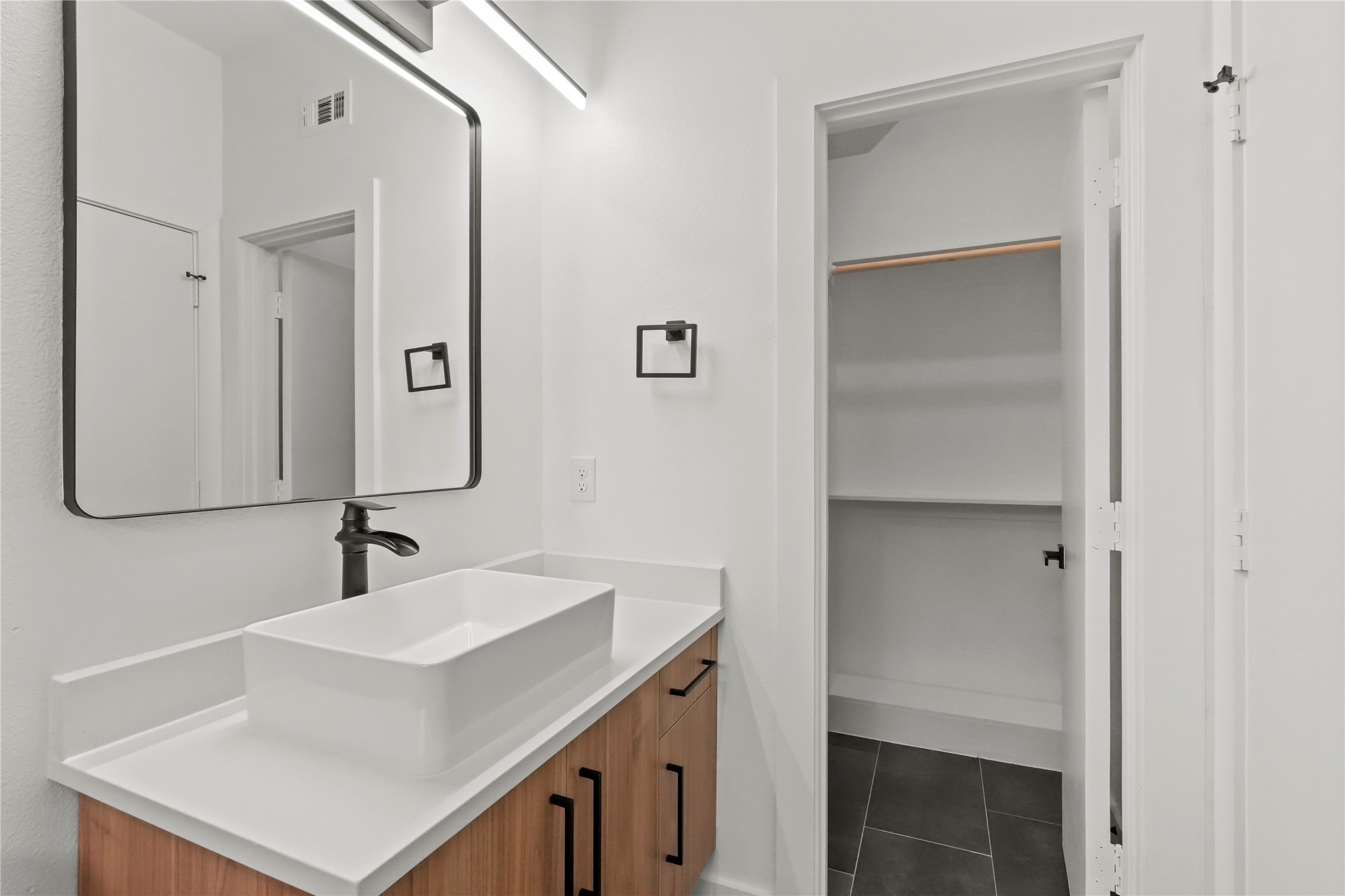 935 W 12th Street 103