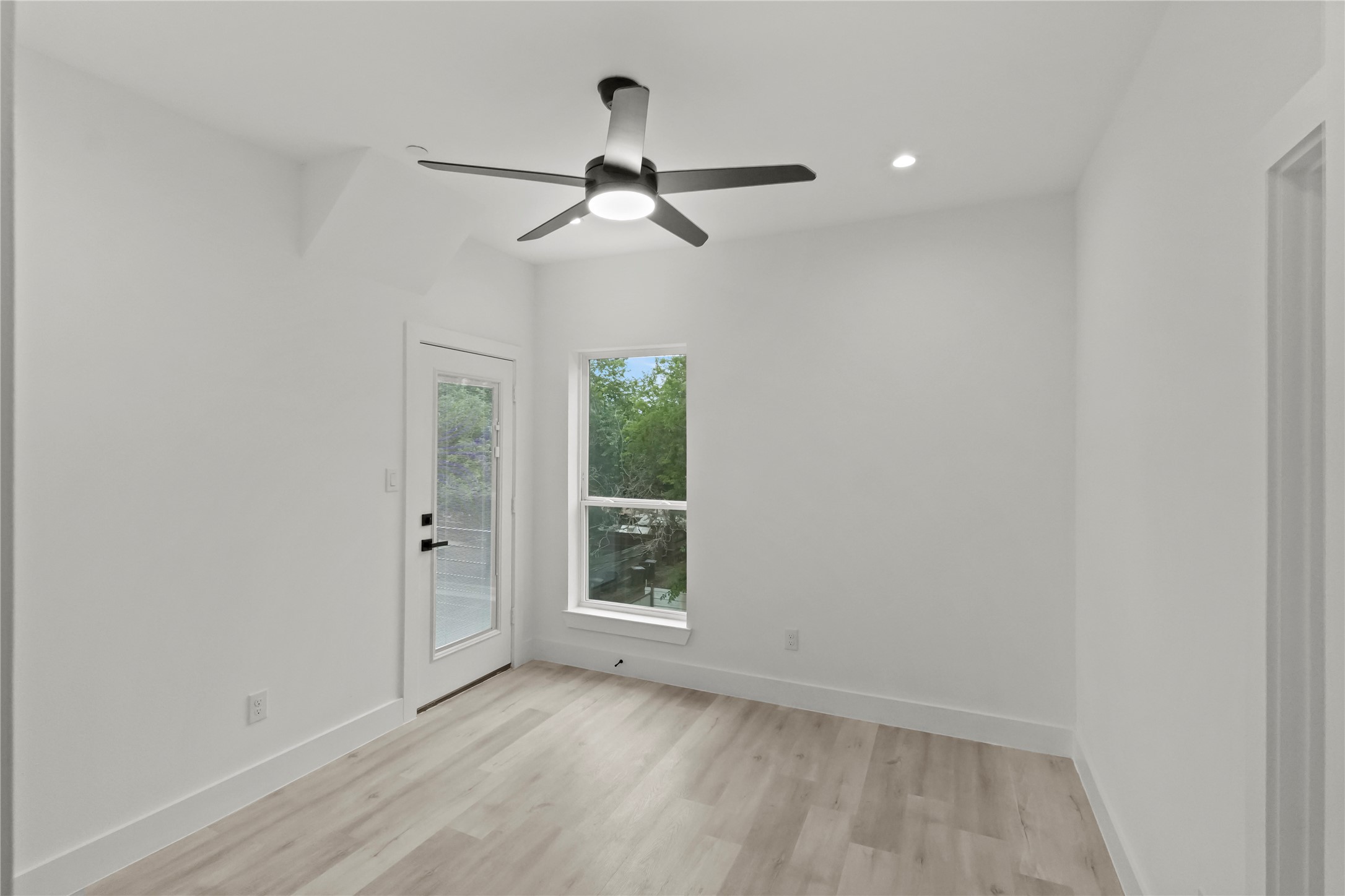 935 W 12th Street 103
