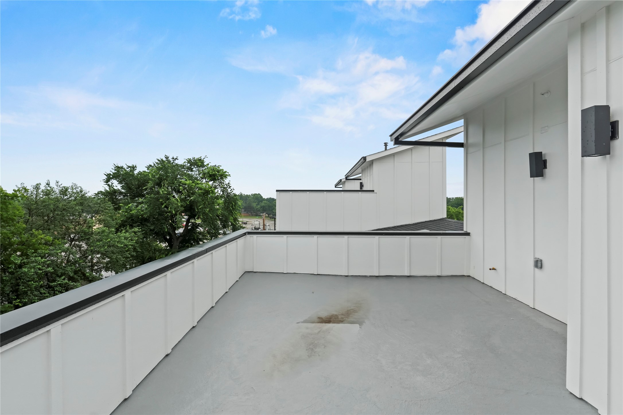 935 W 12th Street 103