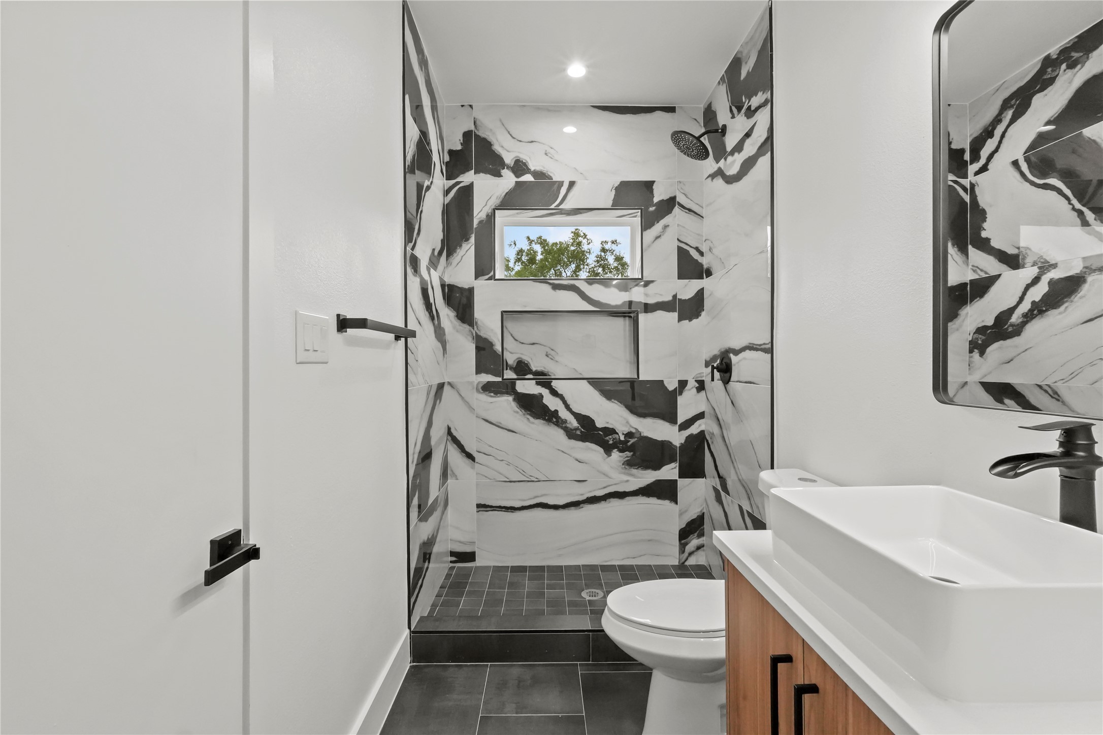 935 W 12th Street 103
