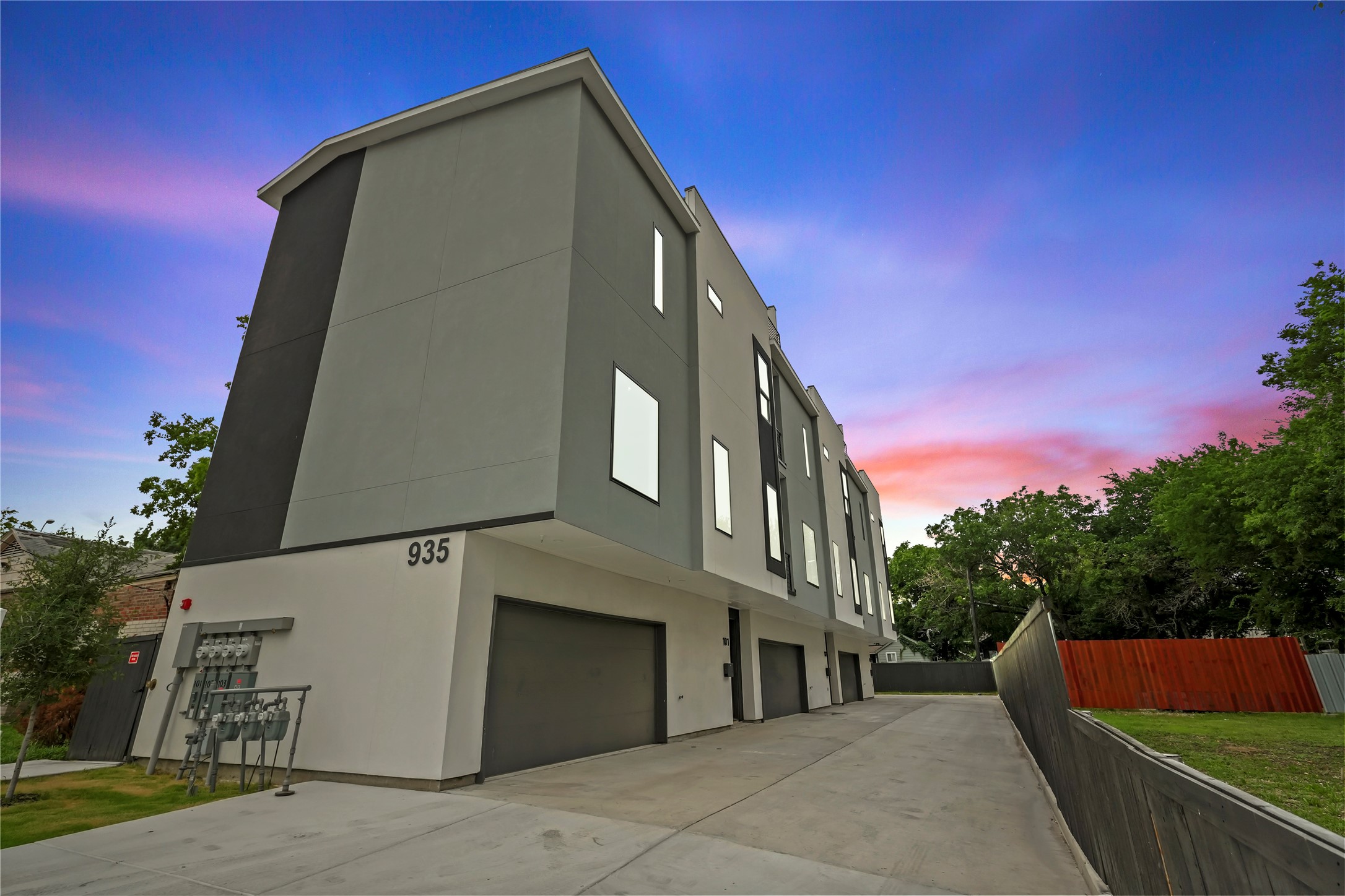 935 W 12th Street 103
