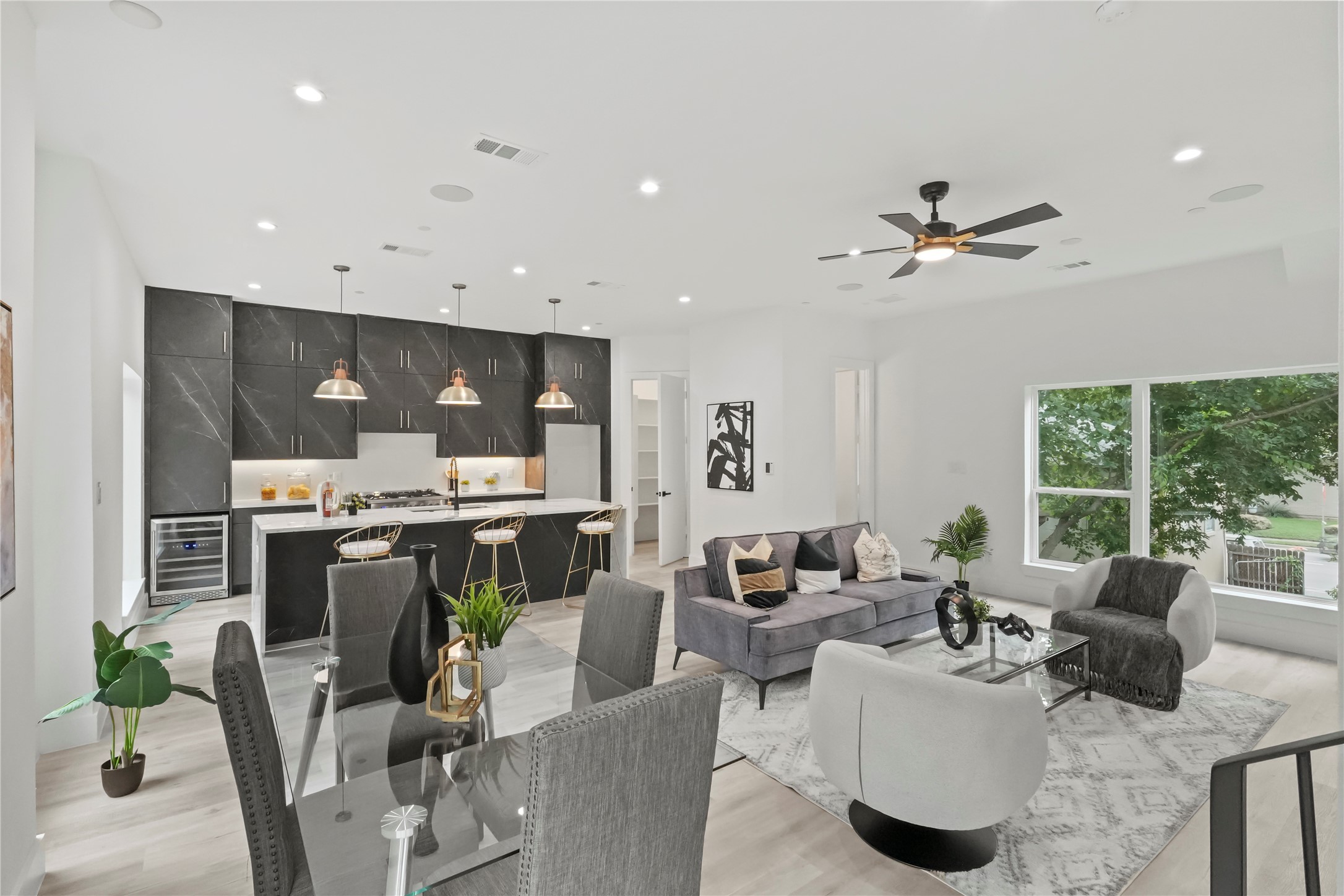 935 W 12th Street 103