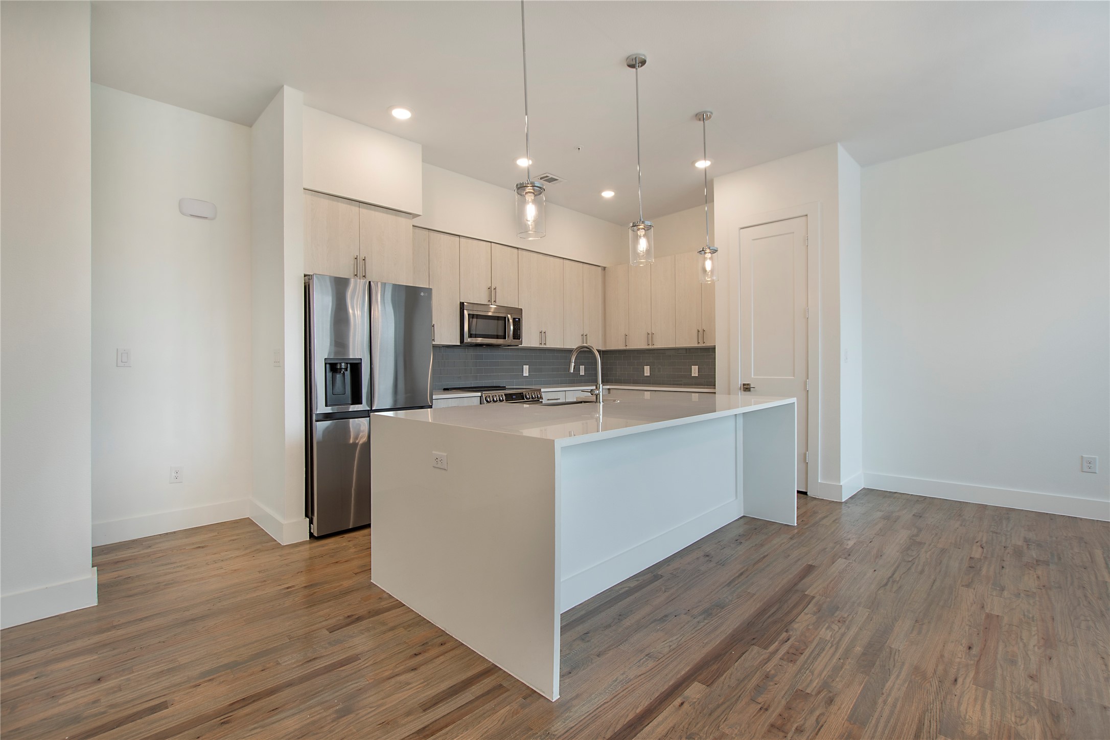 4205 Roseland Avenue 205