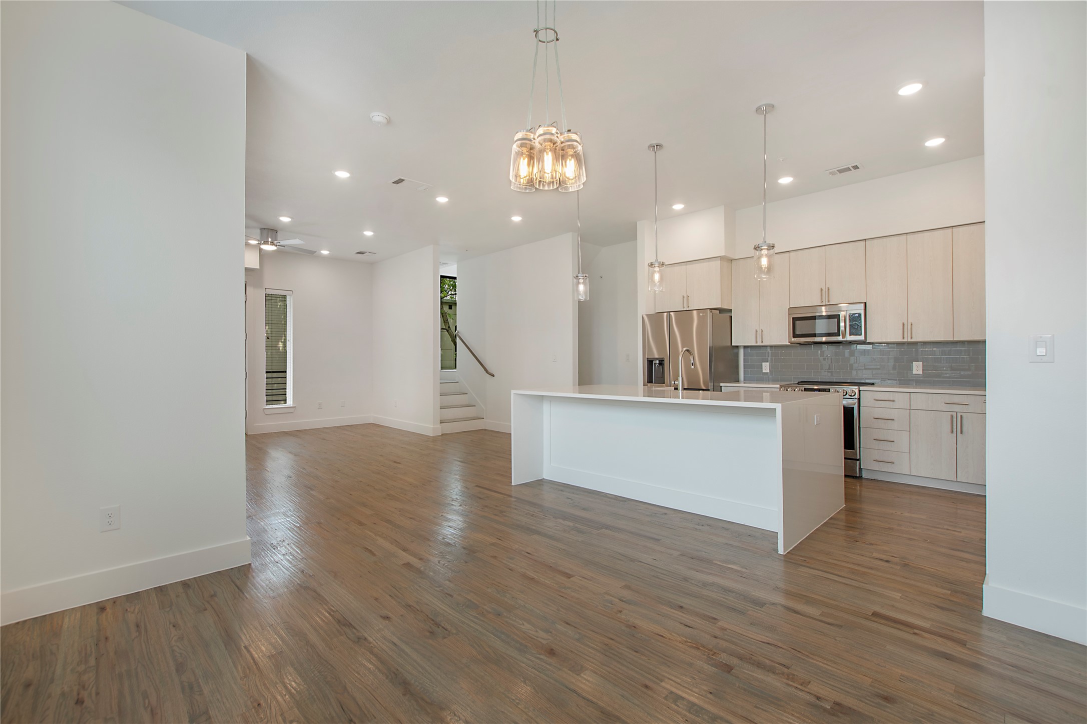 4205 Roseland Avenue 205