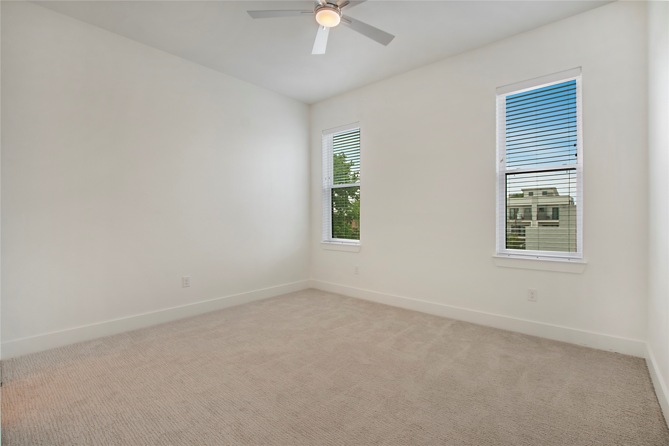 4205 Roseland Avenue 205
