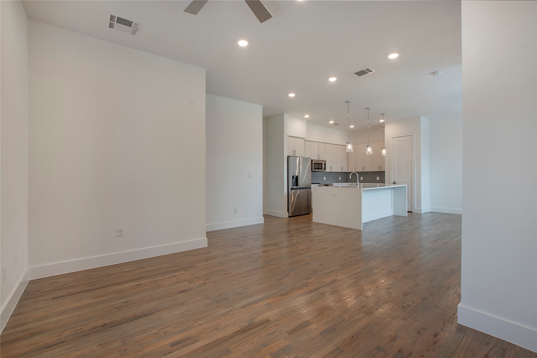 4205 Roseland Avenue 205