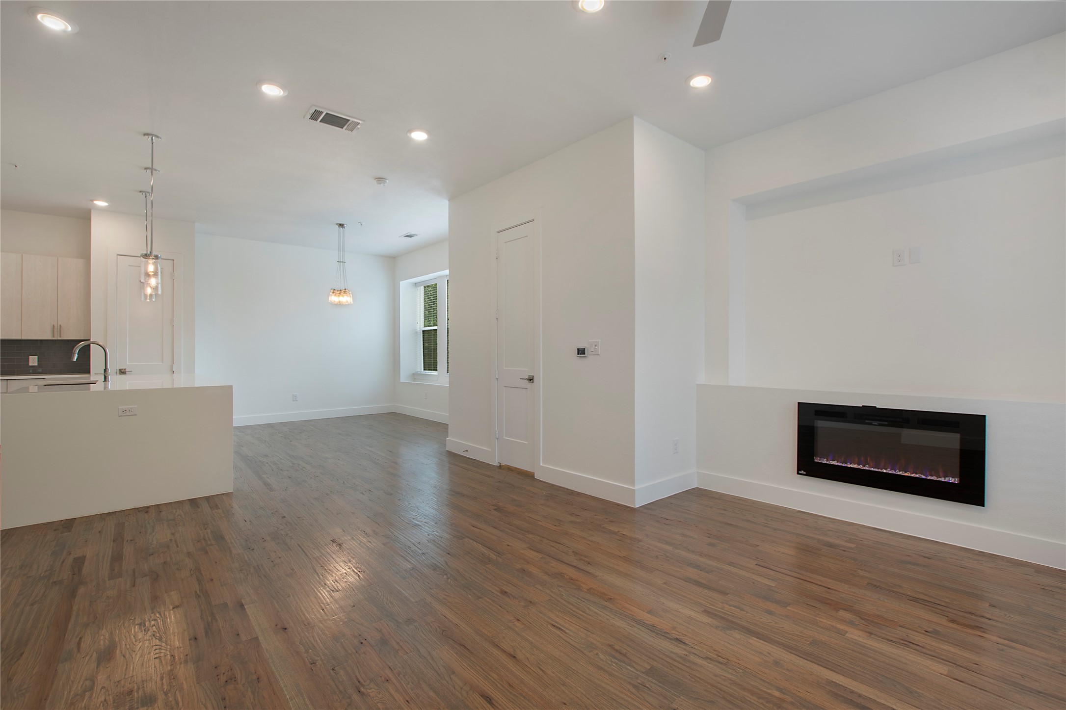 4205 Roseland Avenue 205