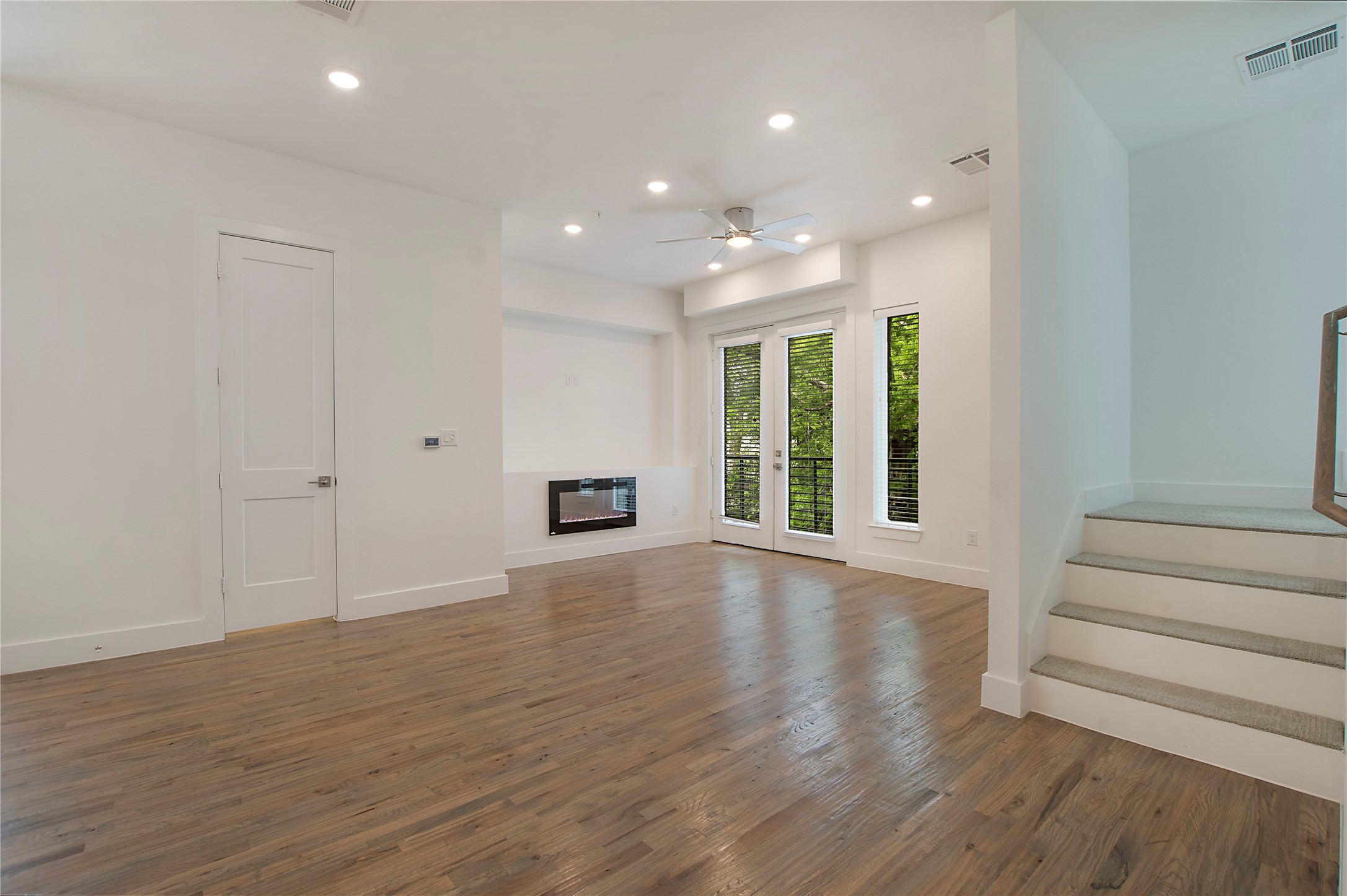 4205 Roseland Avenue 205