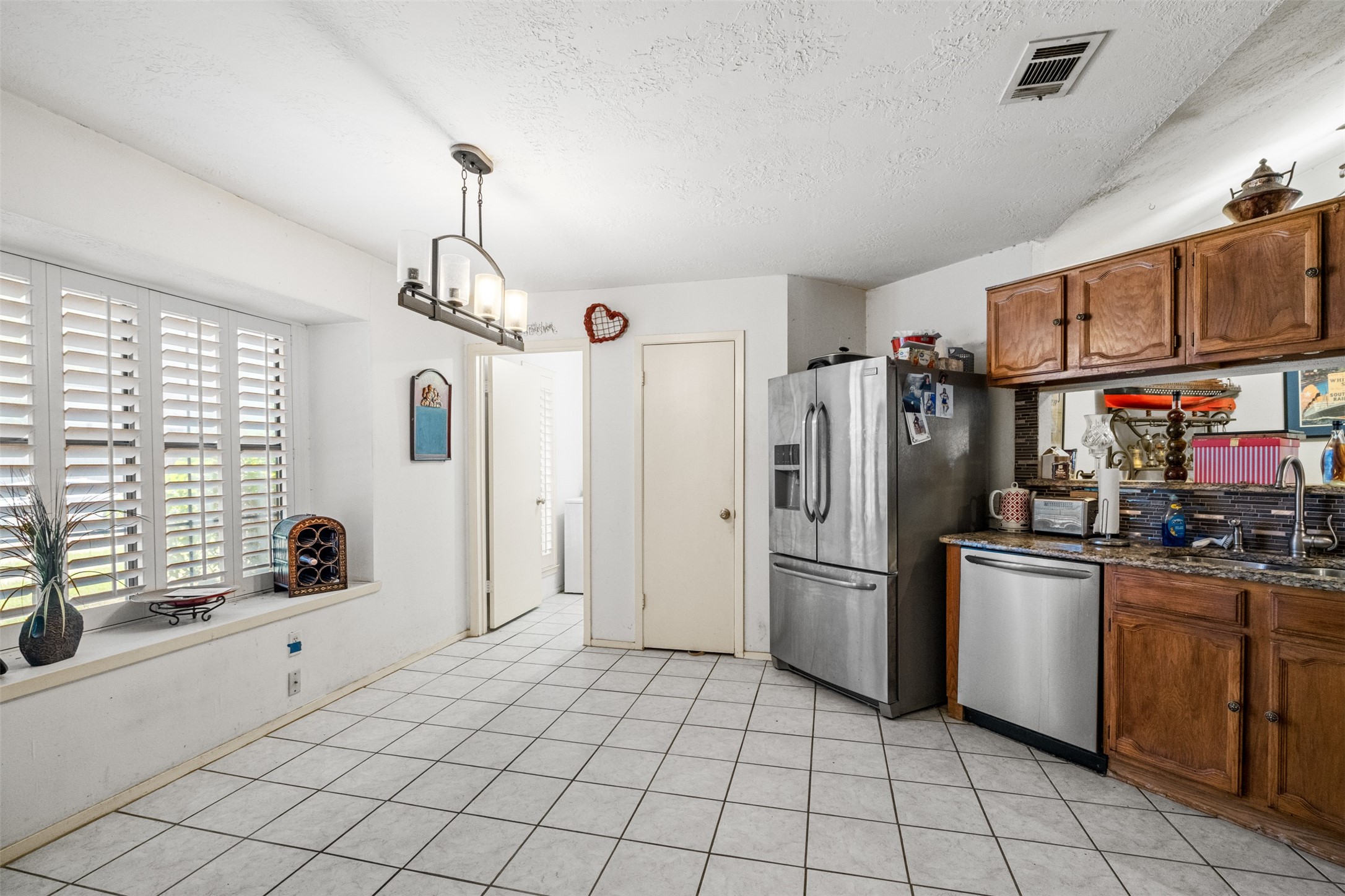725 Roundtree Drive