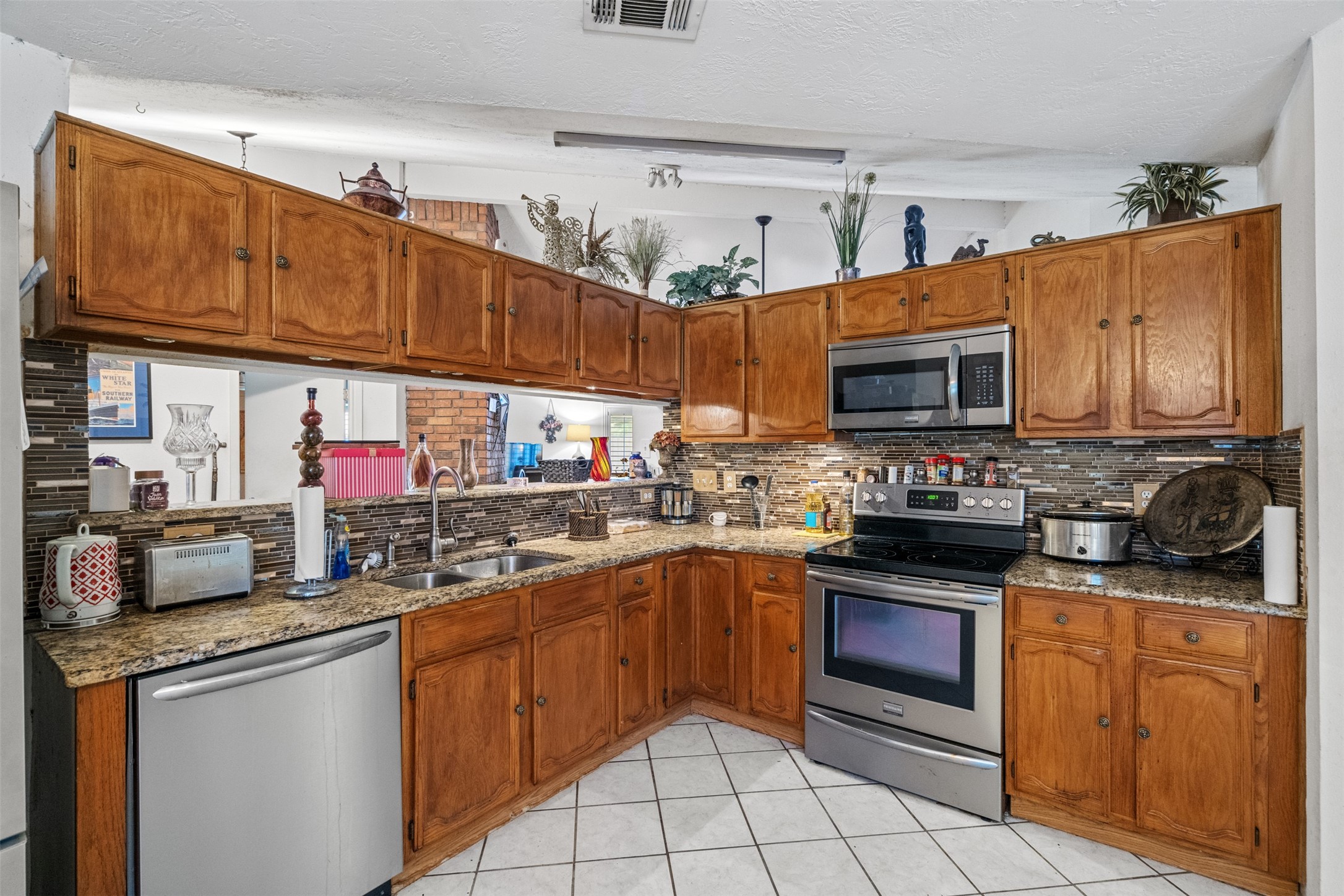 725 Roundtree Drive