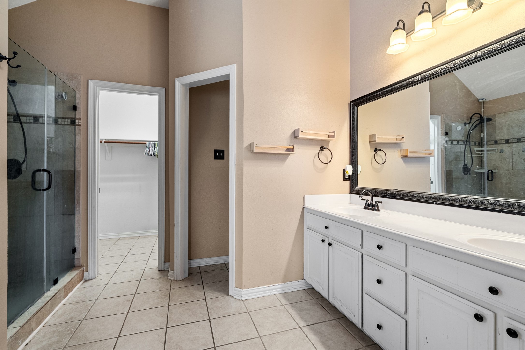 3784 Regency Circle