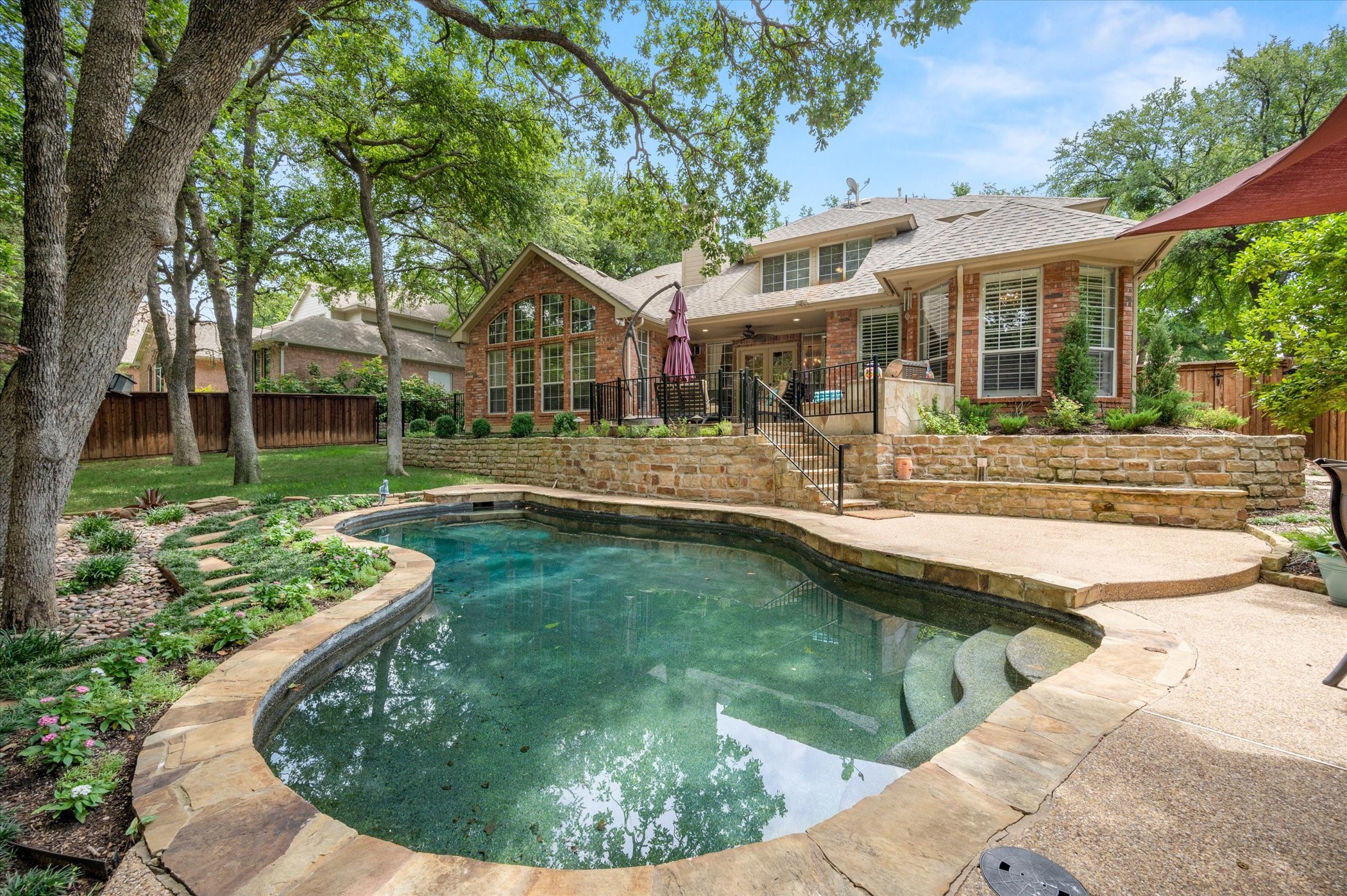 1909 Woodland Boulevard