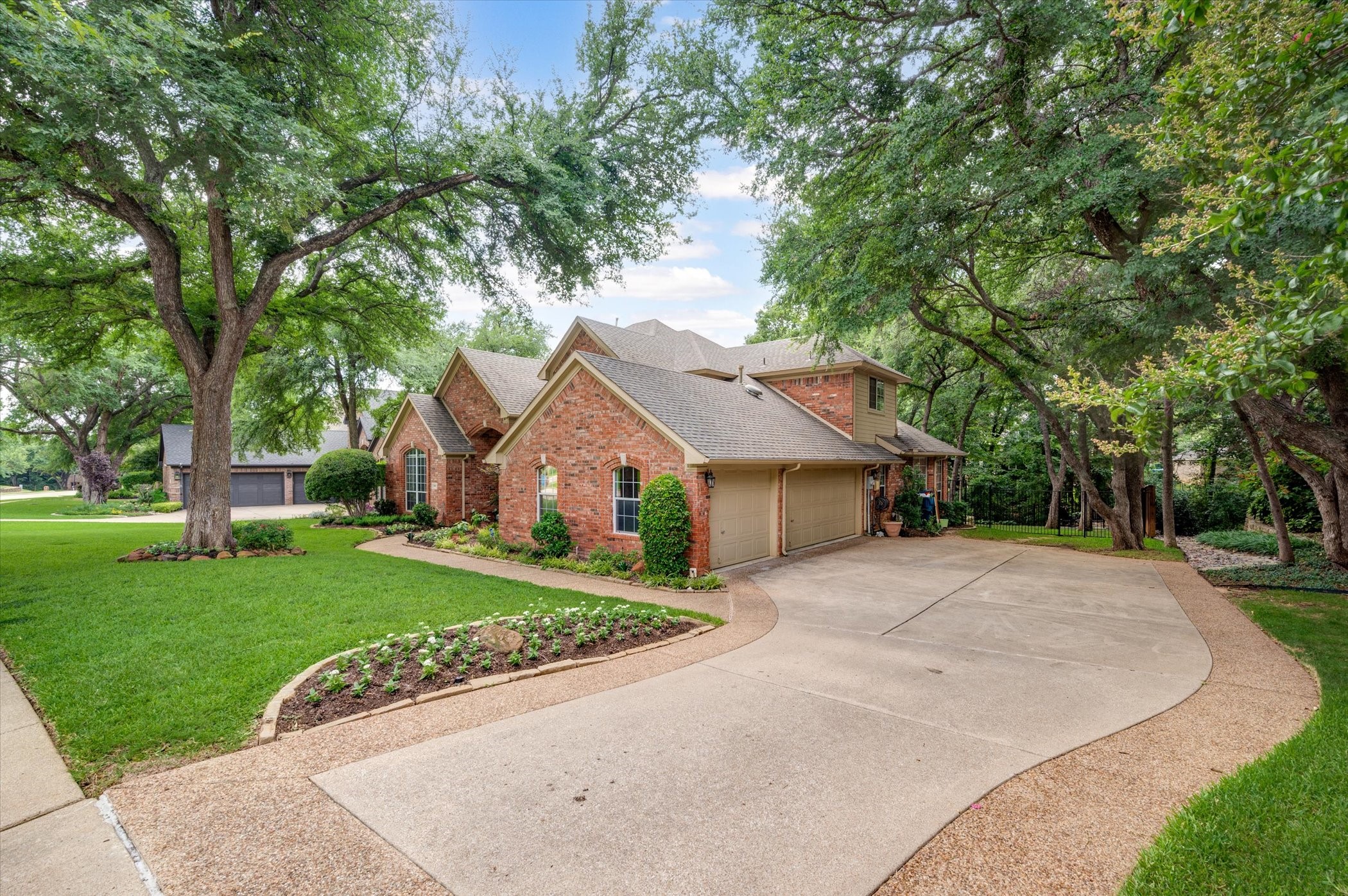 1909 Woodland Boulevard