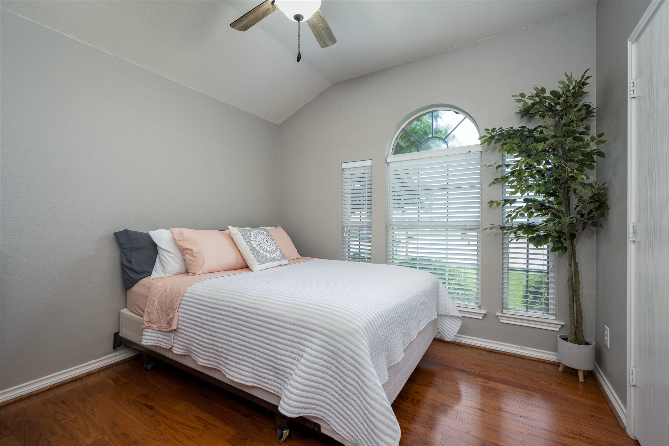 2007 Ridgeview Court