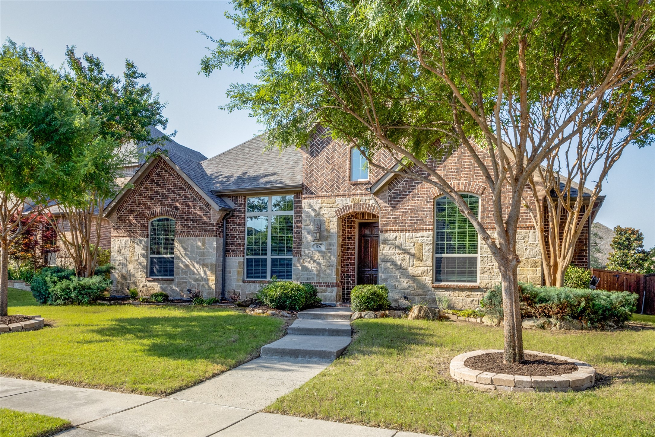 857 Fountain View Court